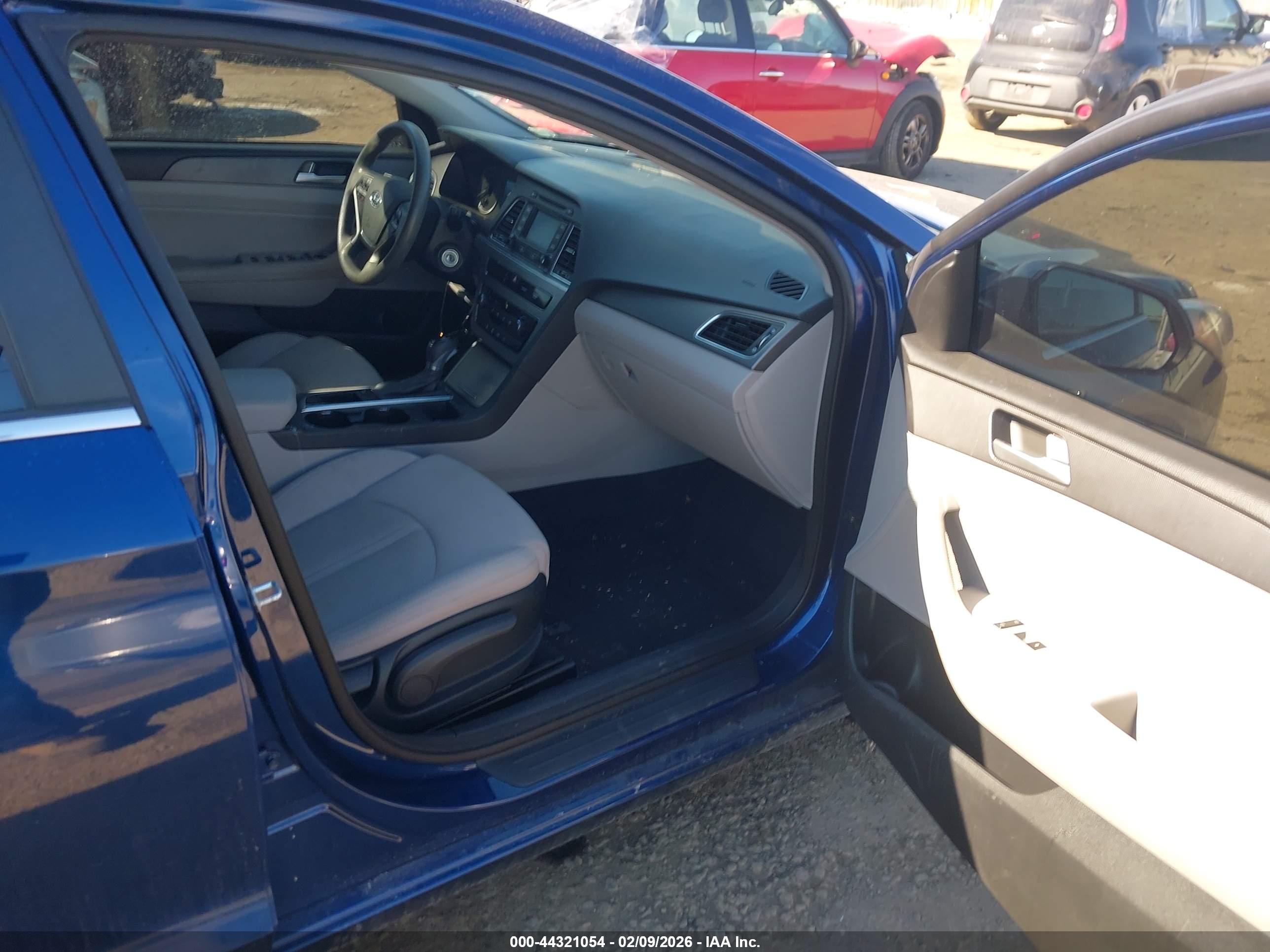 HYUNDAI SONATA image 5