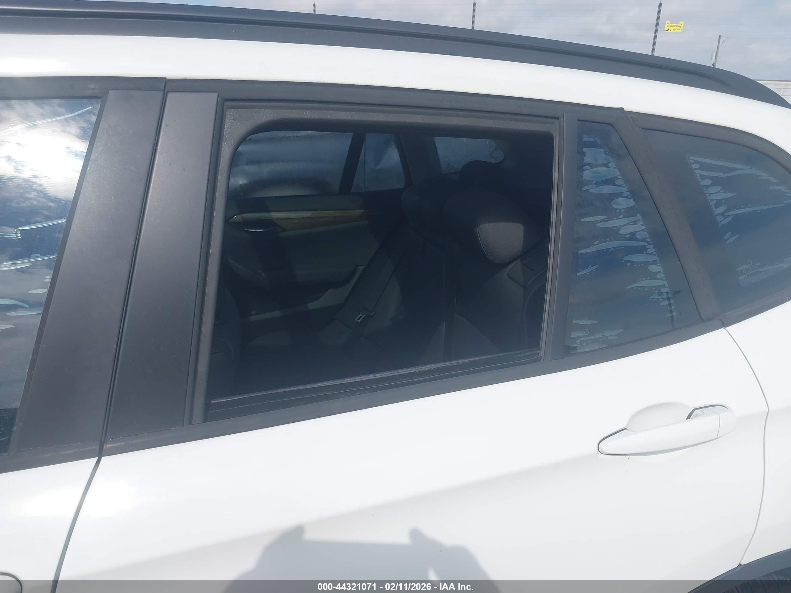 BMW X1 image 6