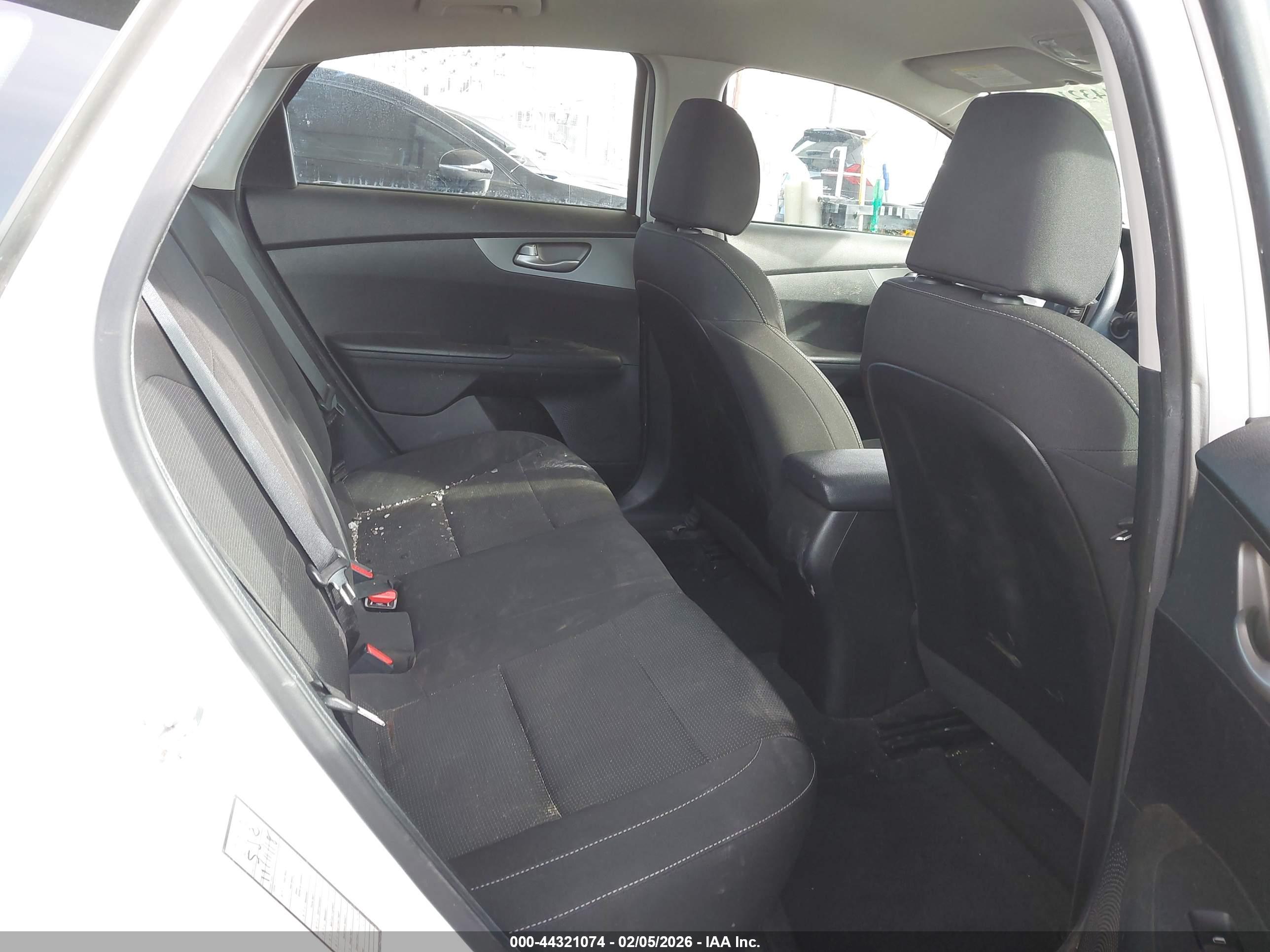 KIA FORTE image 8