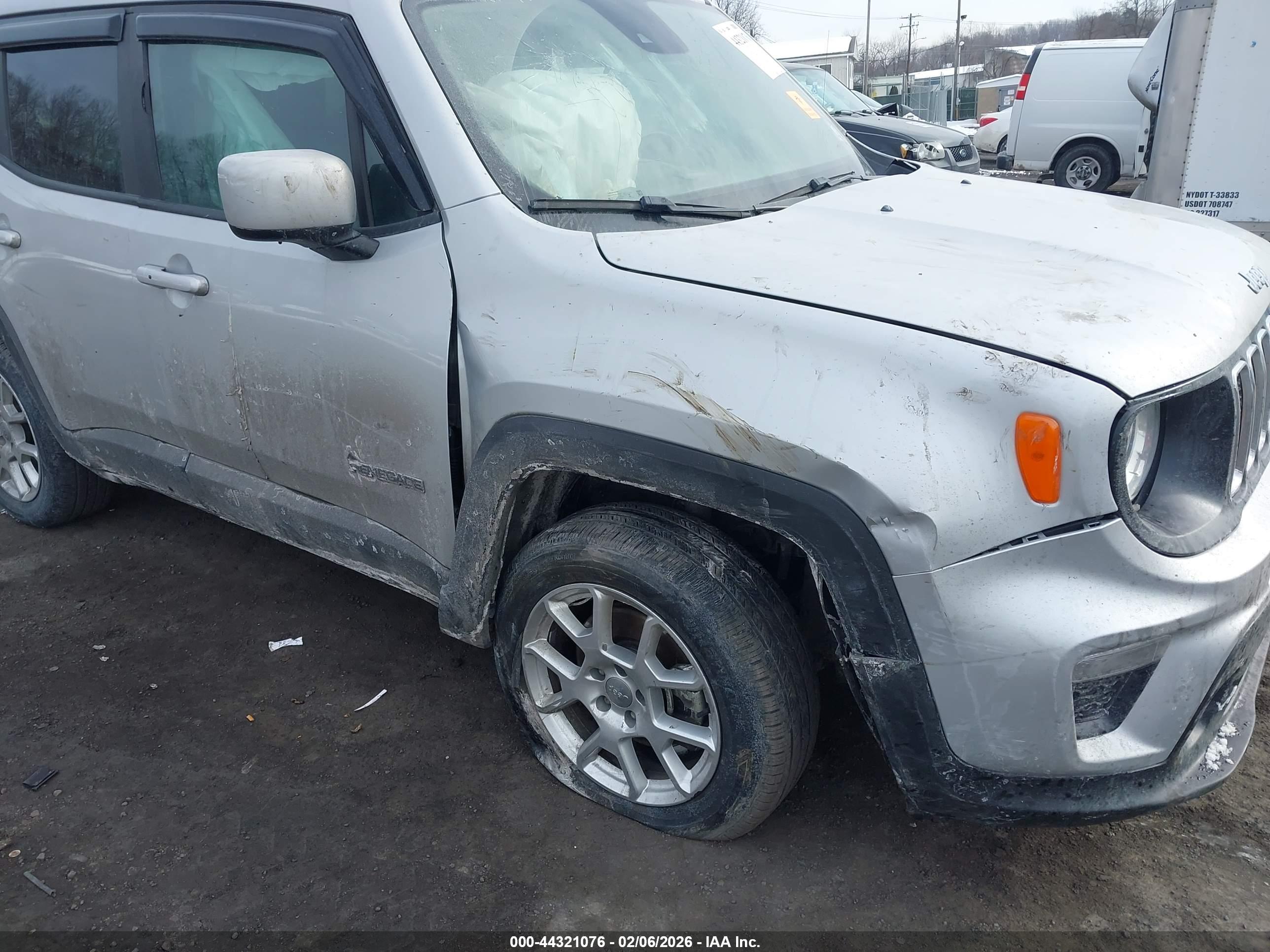 JEEP RENEGADE image 6