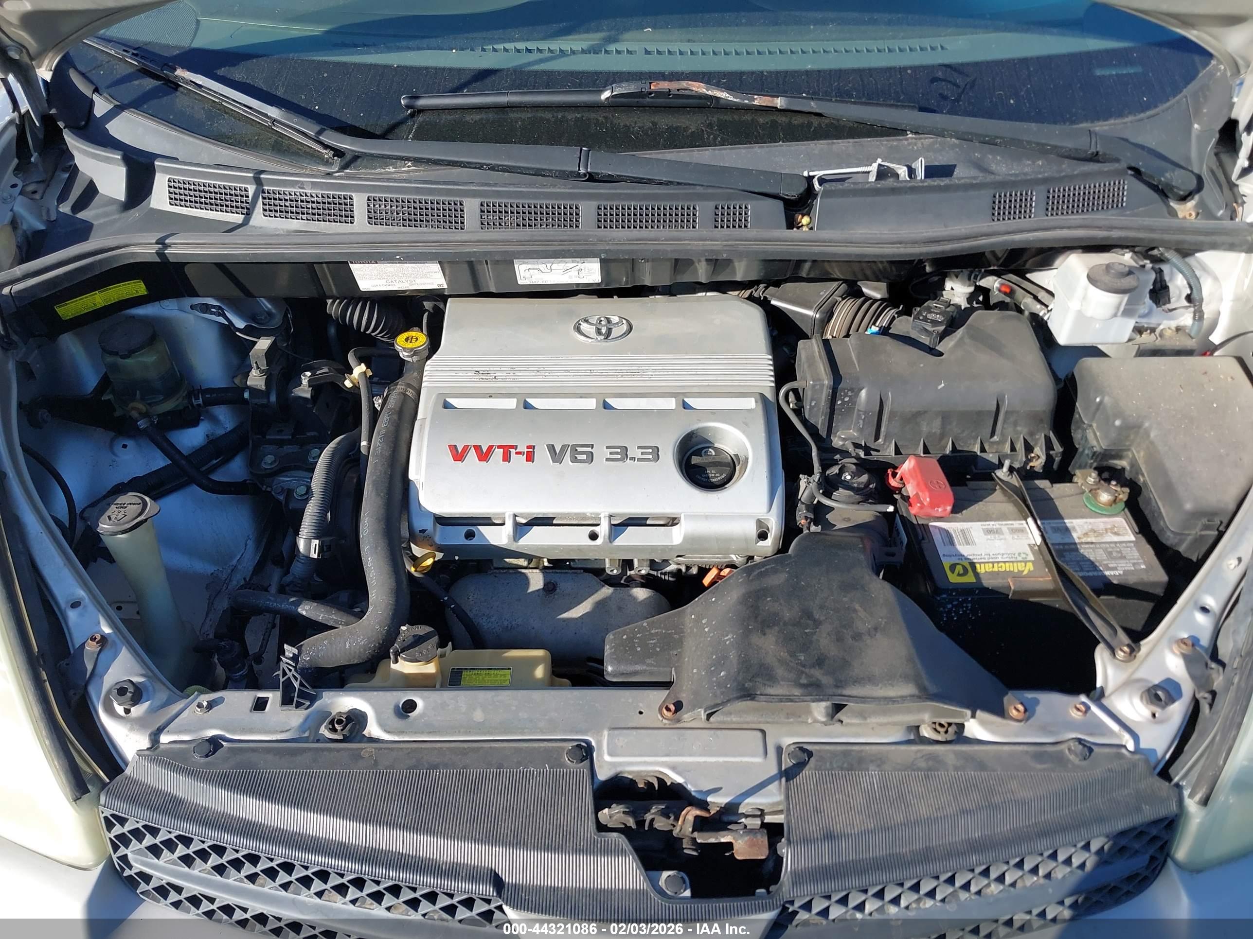 TOYOTA SIENNA image 10