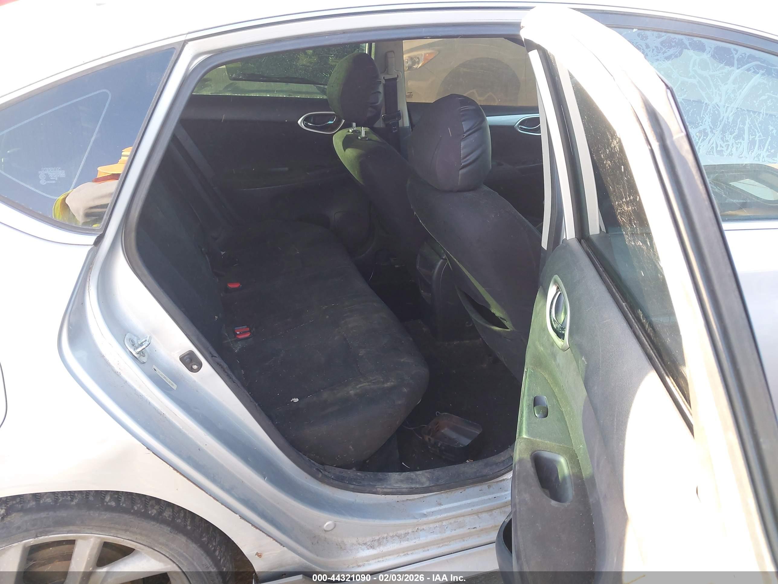NISSAN SENTRA image 8