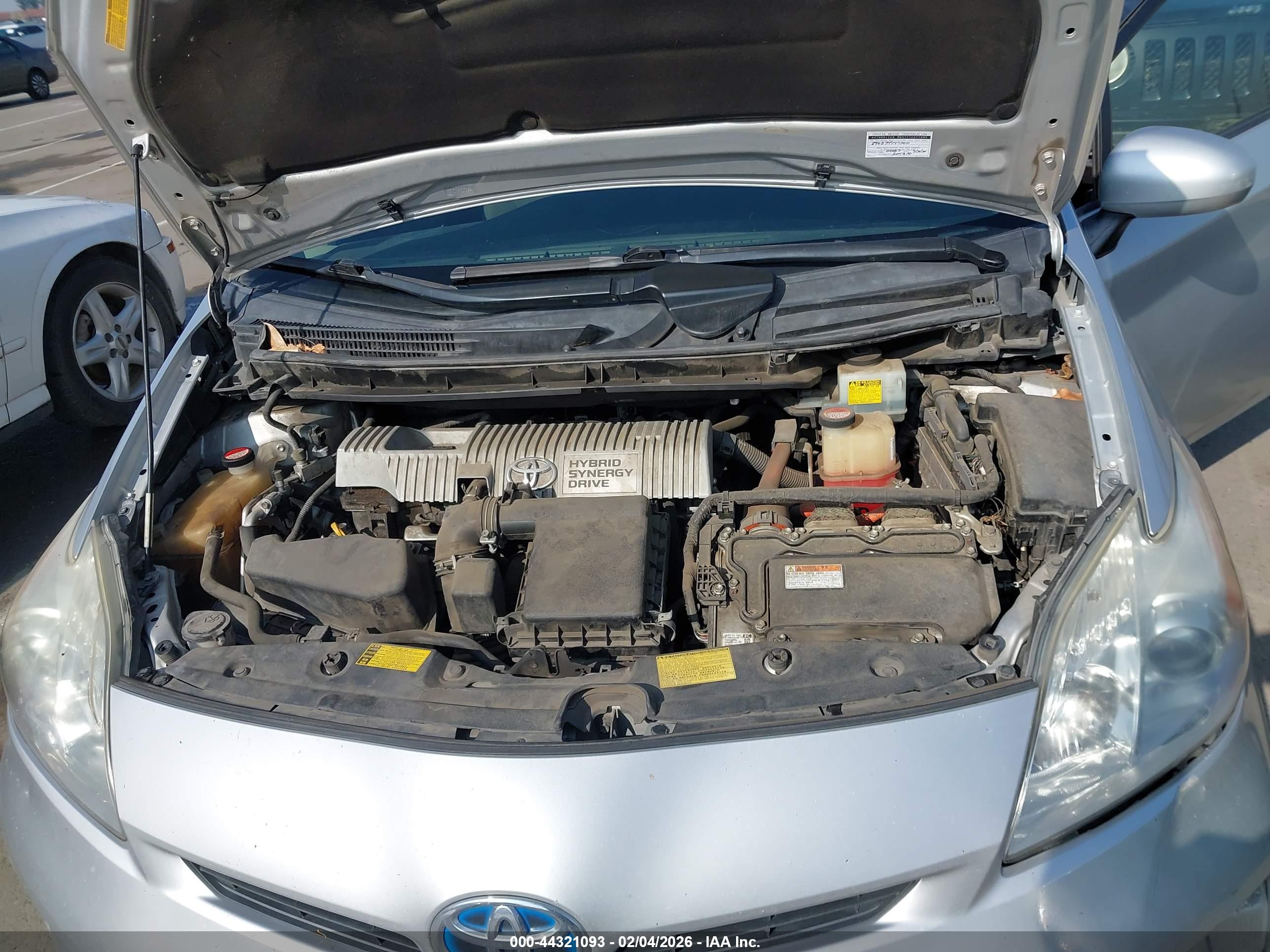 TOYOTA PRIUS image 10