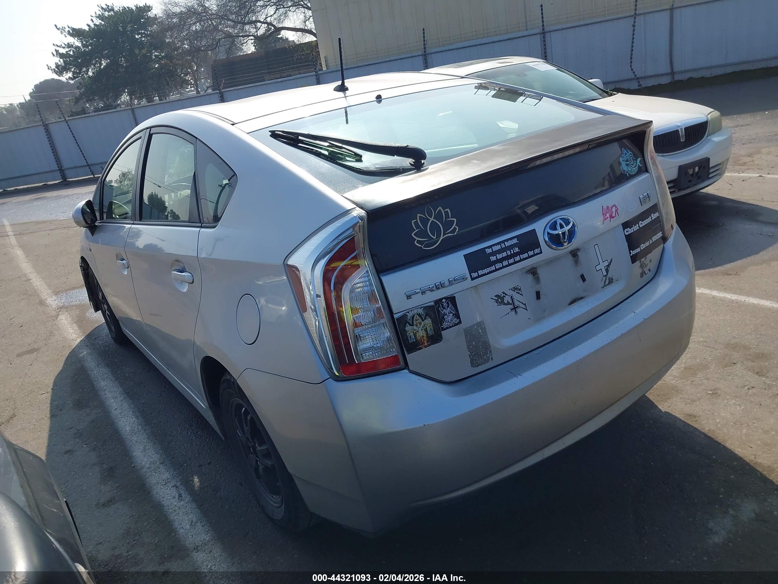 TOYOTA PRIUS image 3