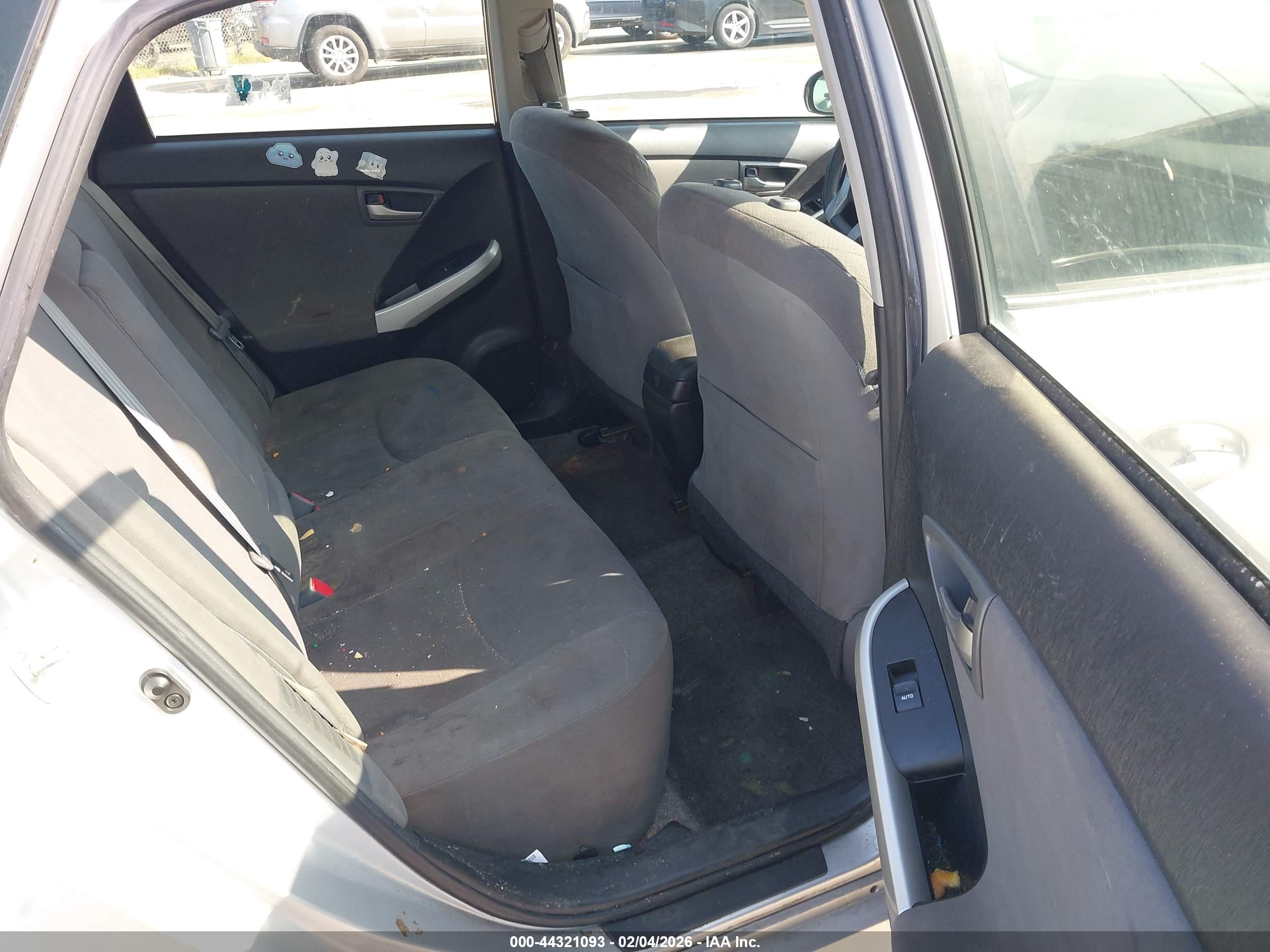 TOYOTA PRIUS image 8