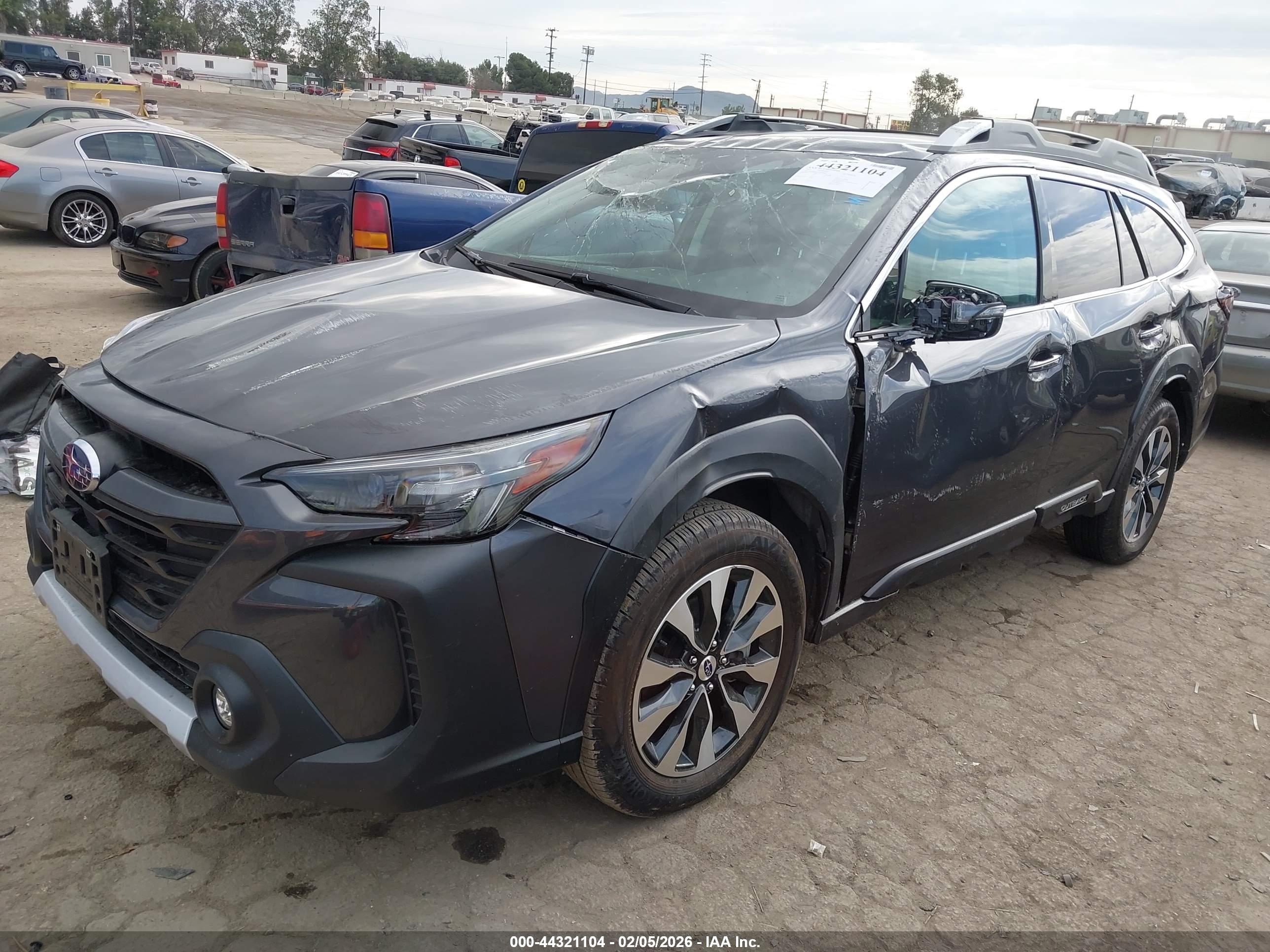 SUBARU OUTBACK image 2