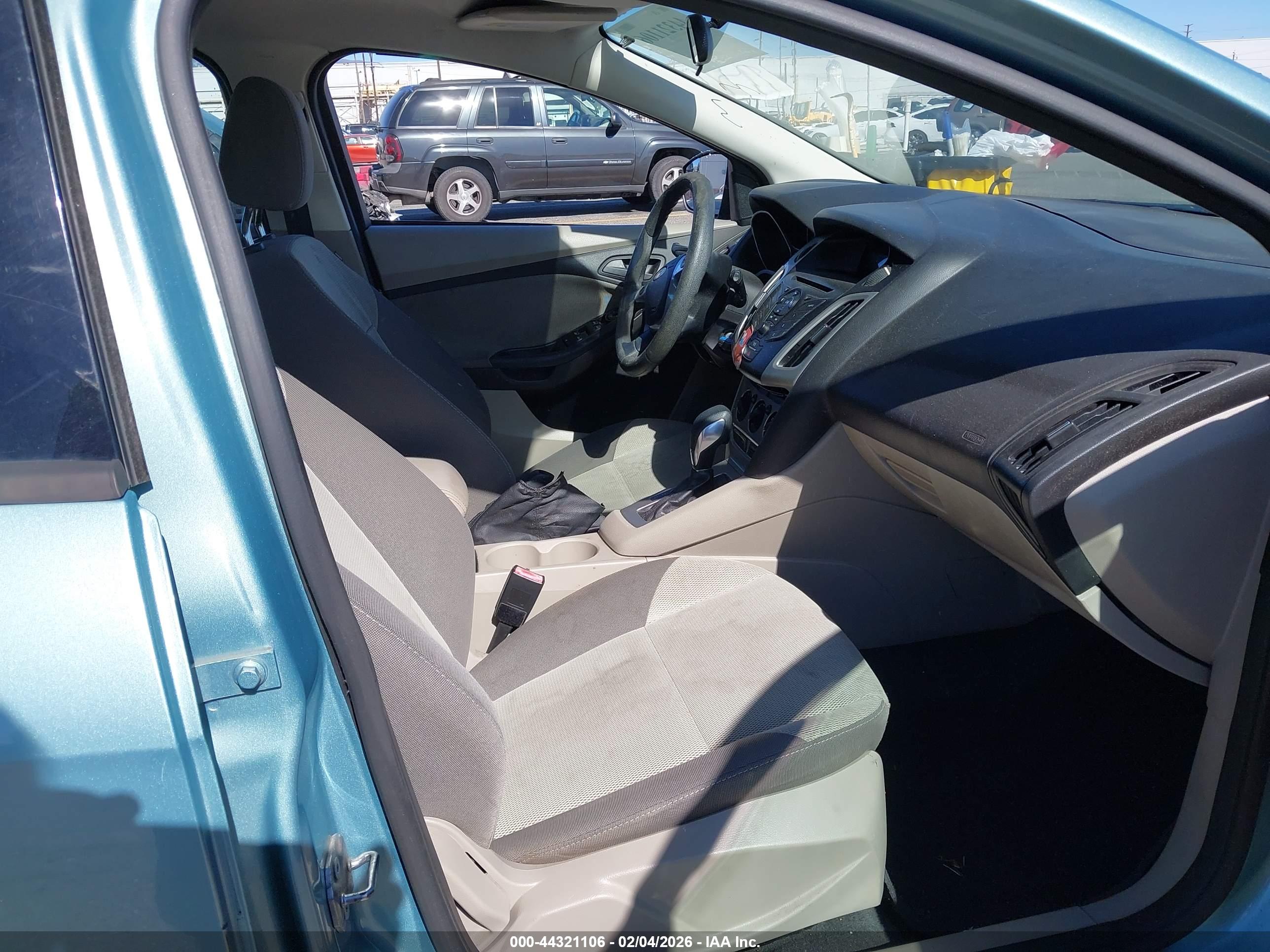 FORD FOCUS image 5