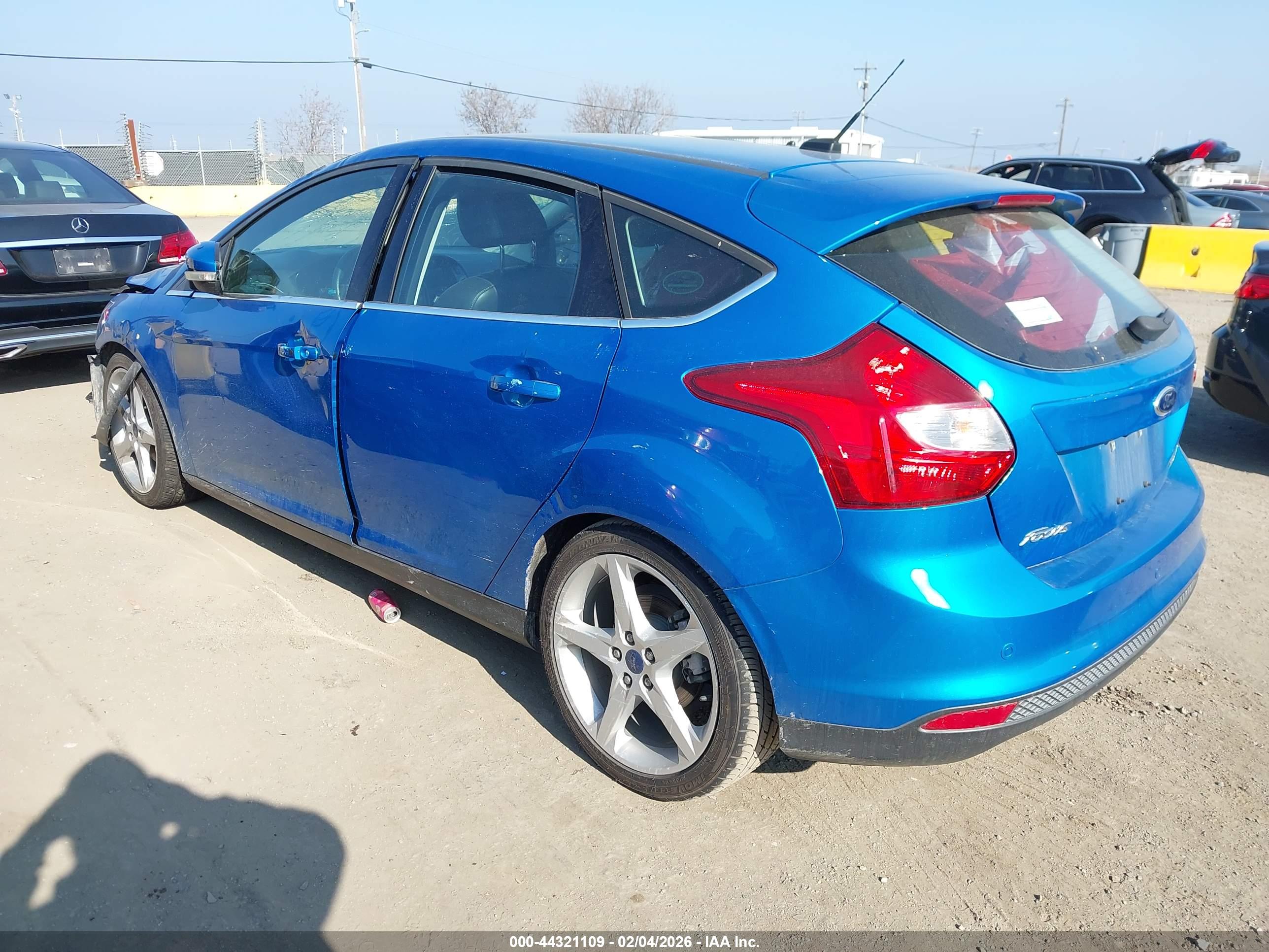 FORD FOCUS image 3