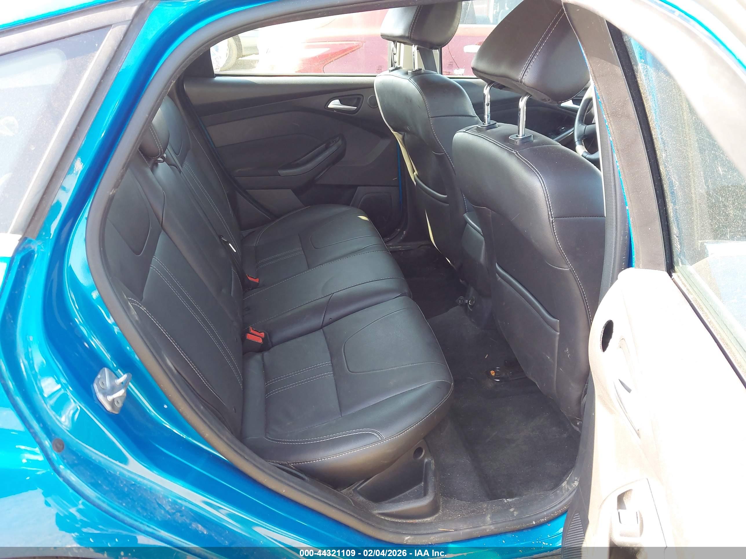 FORD FOCUS image 8