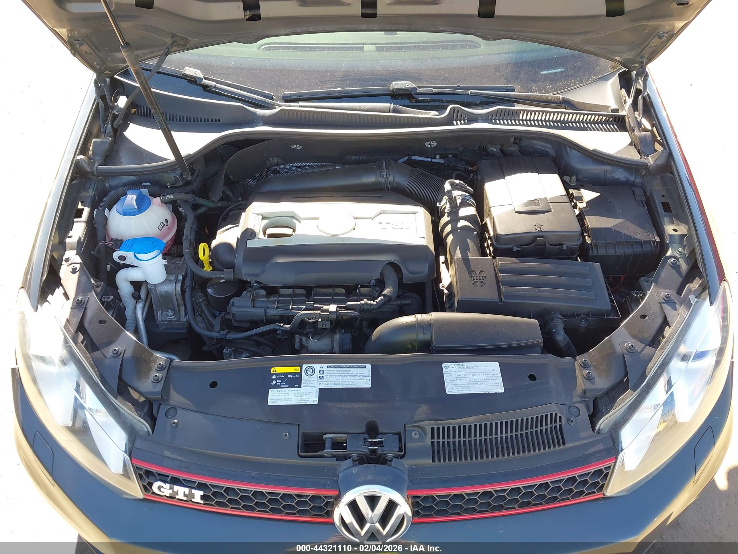 VOLKSWAGEN GTI image 10