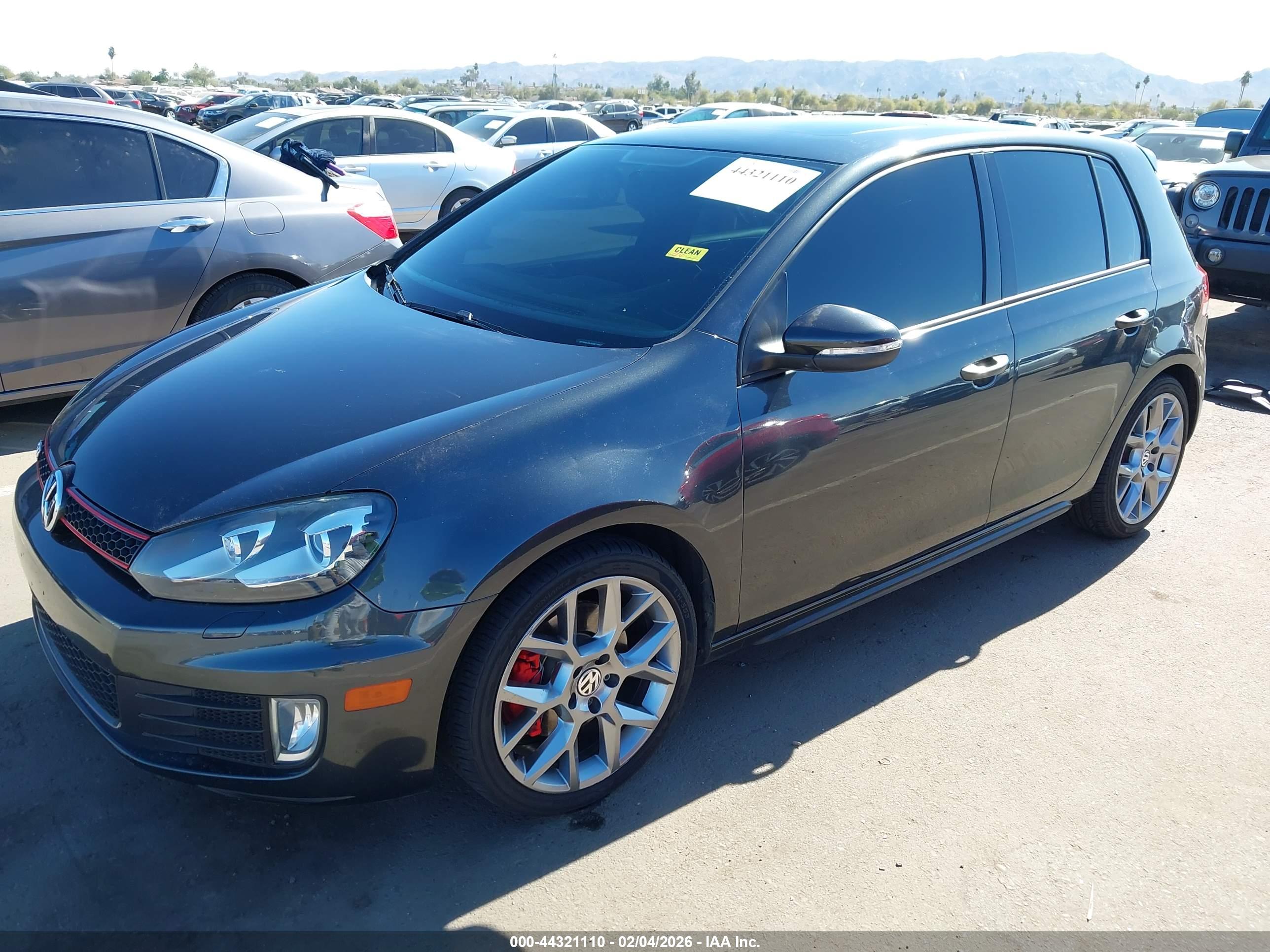 VOLKSWAGEN GTI image 2