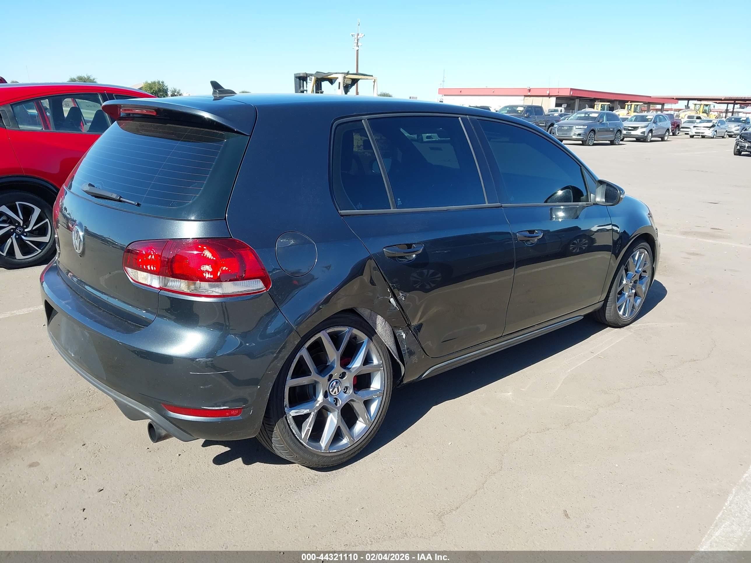 VOLKSWAGEN GTI image 6