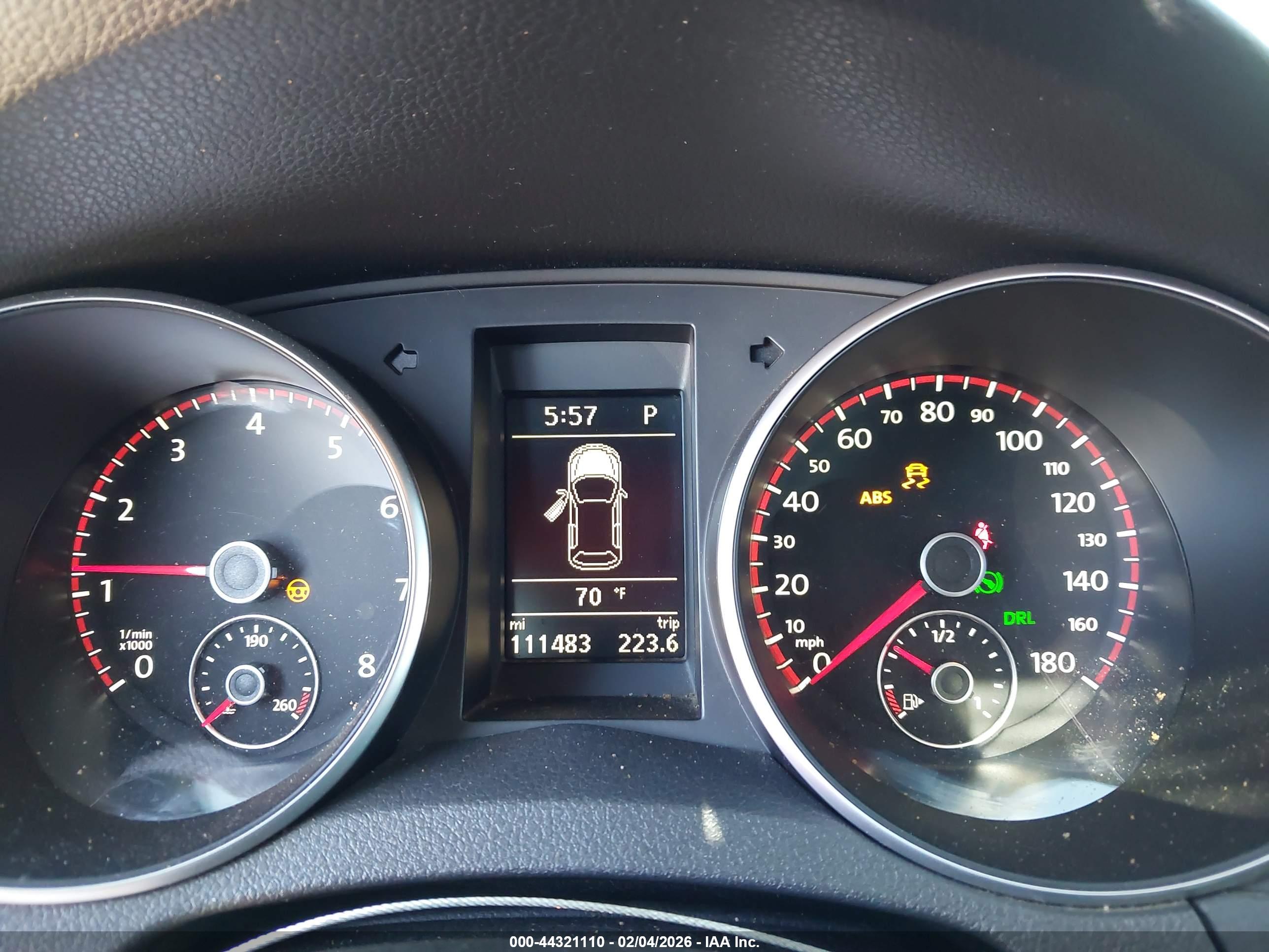 VOLKSWAGEN GTI image 7