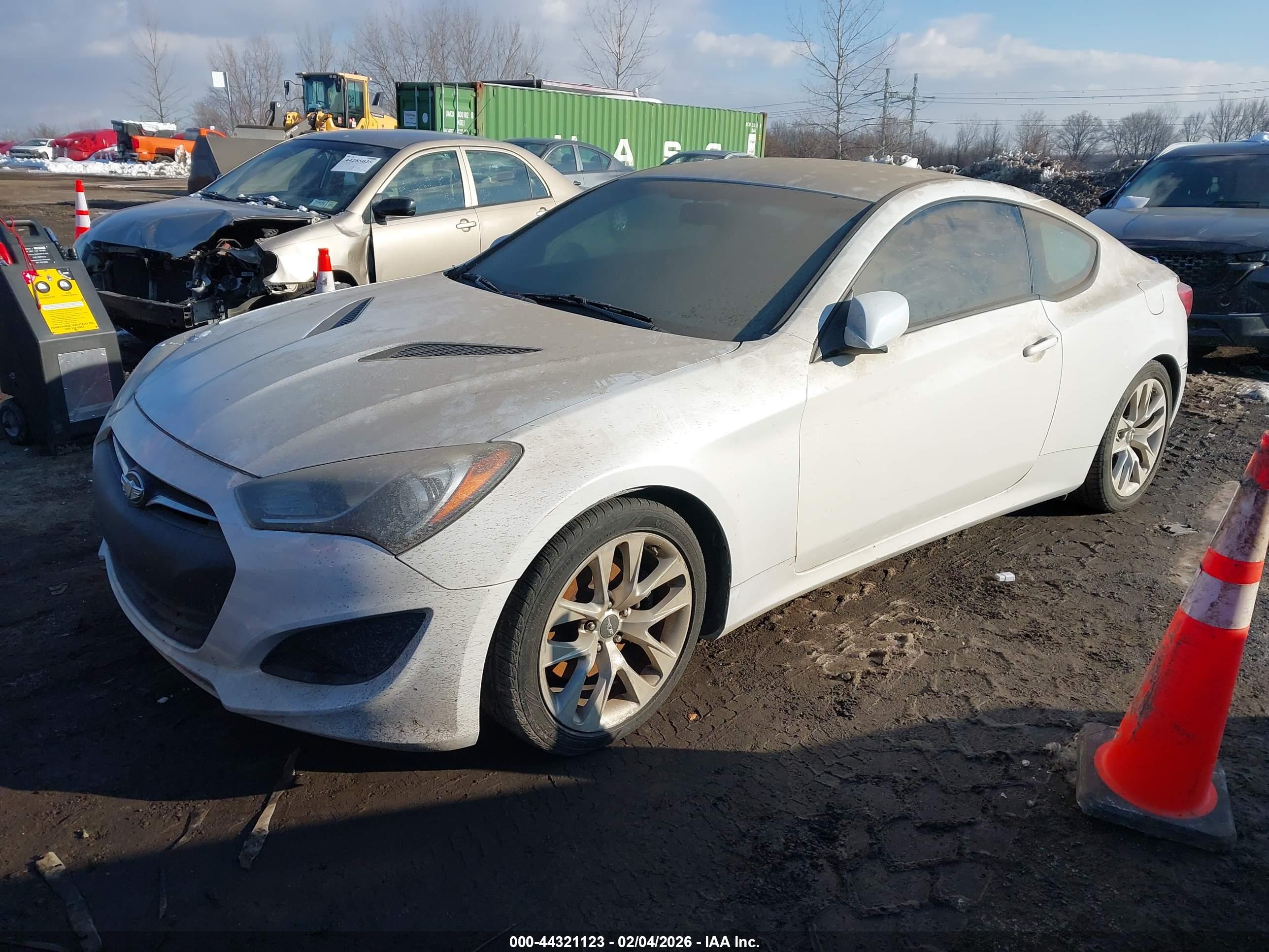 HYUNDAI GENESIS image 2