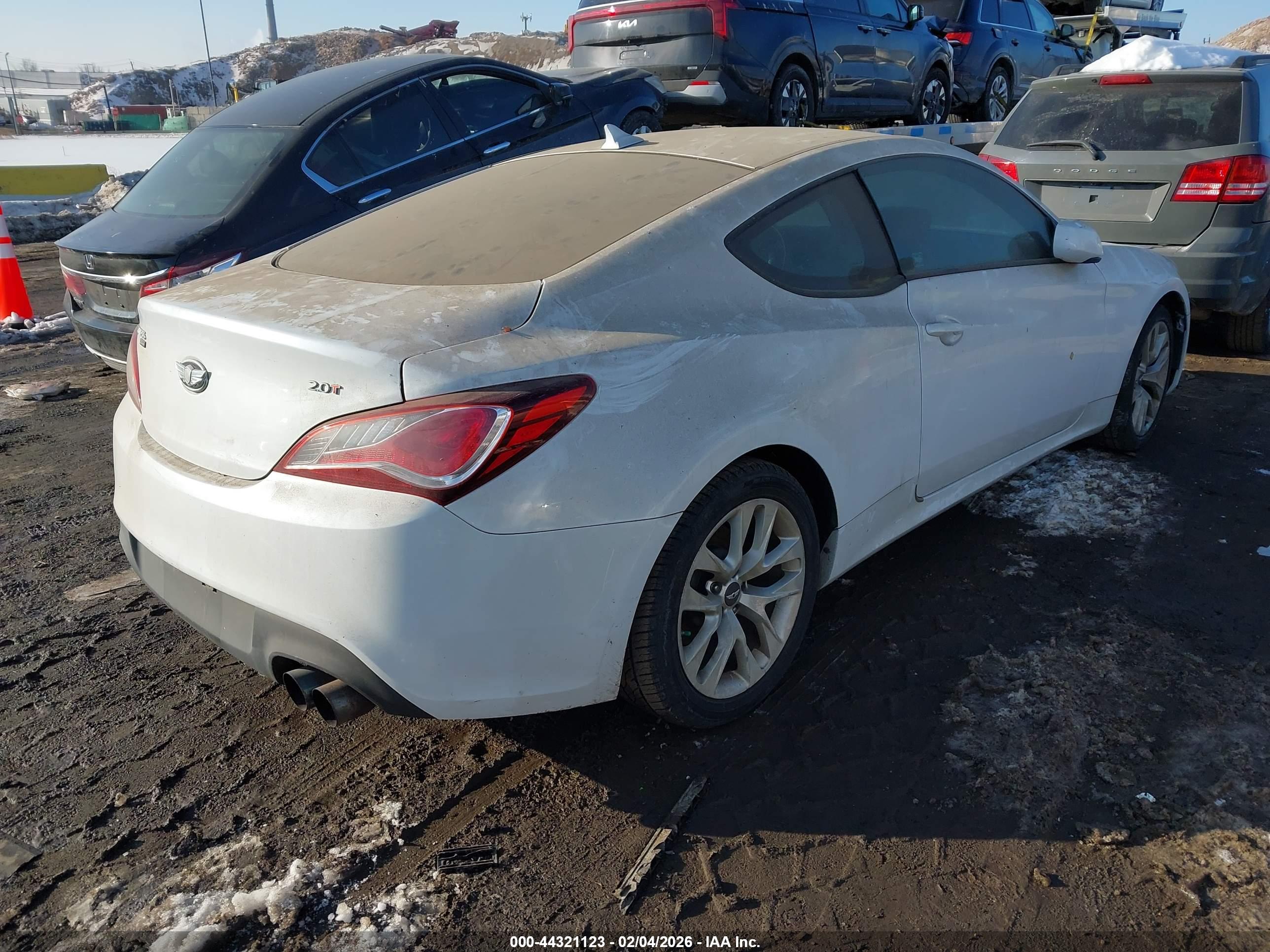 HYUNDAI GENESIS image 4