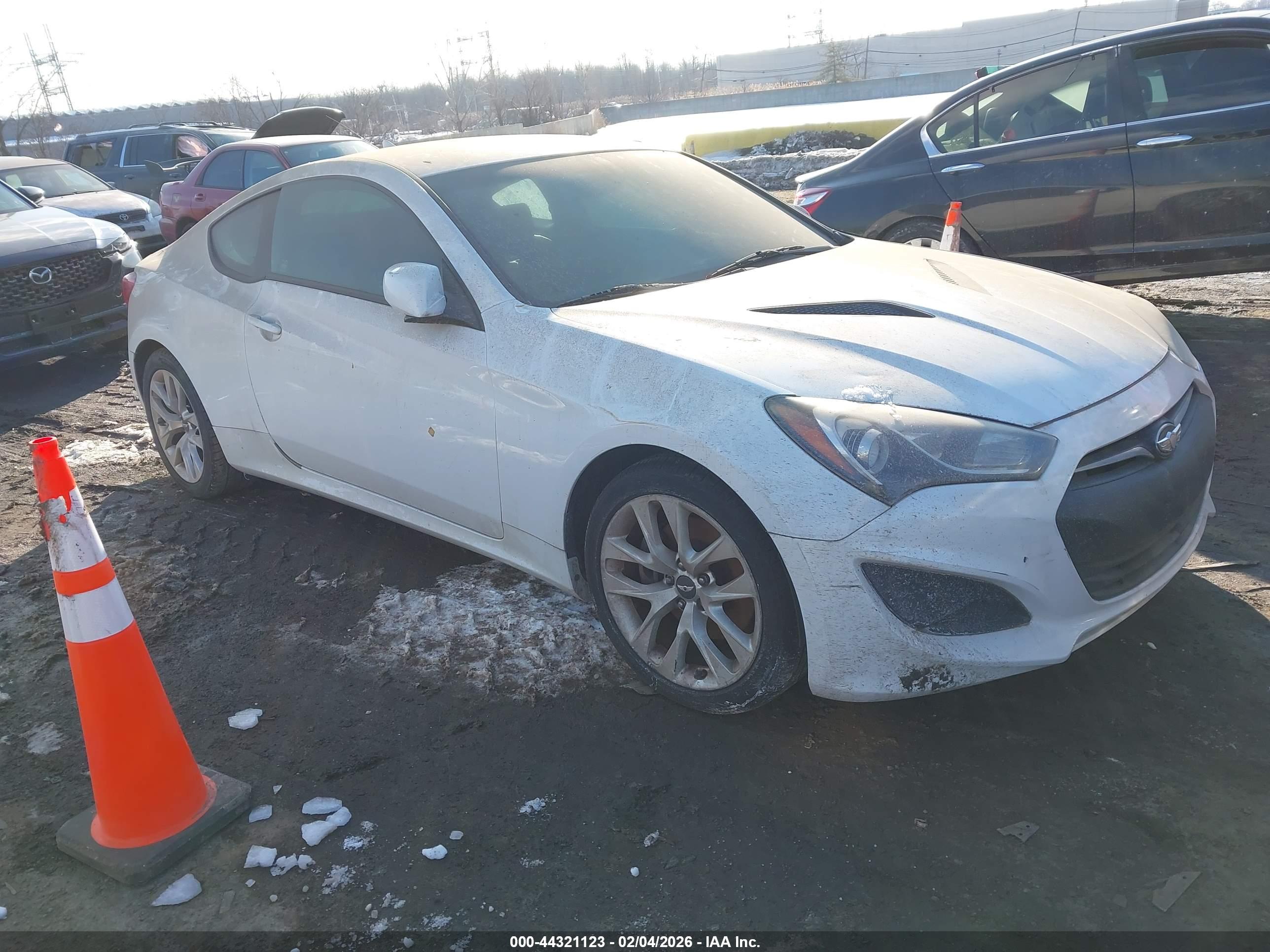 HYUNDAI GENESIS image 6