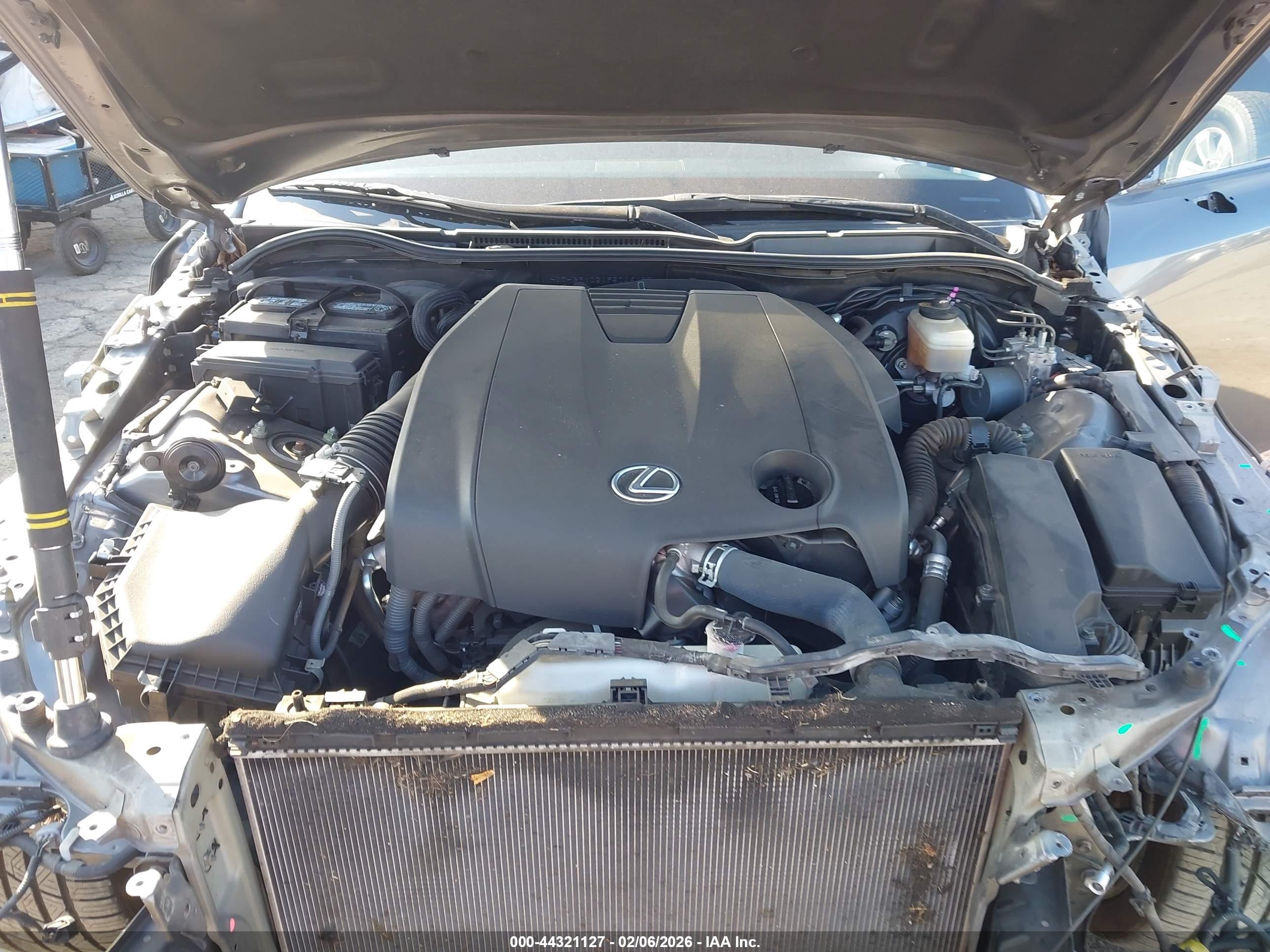 LEXUS IS image 10