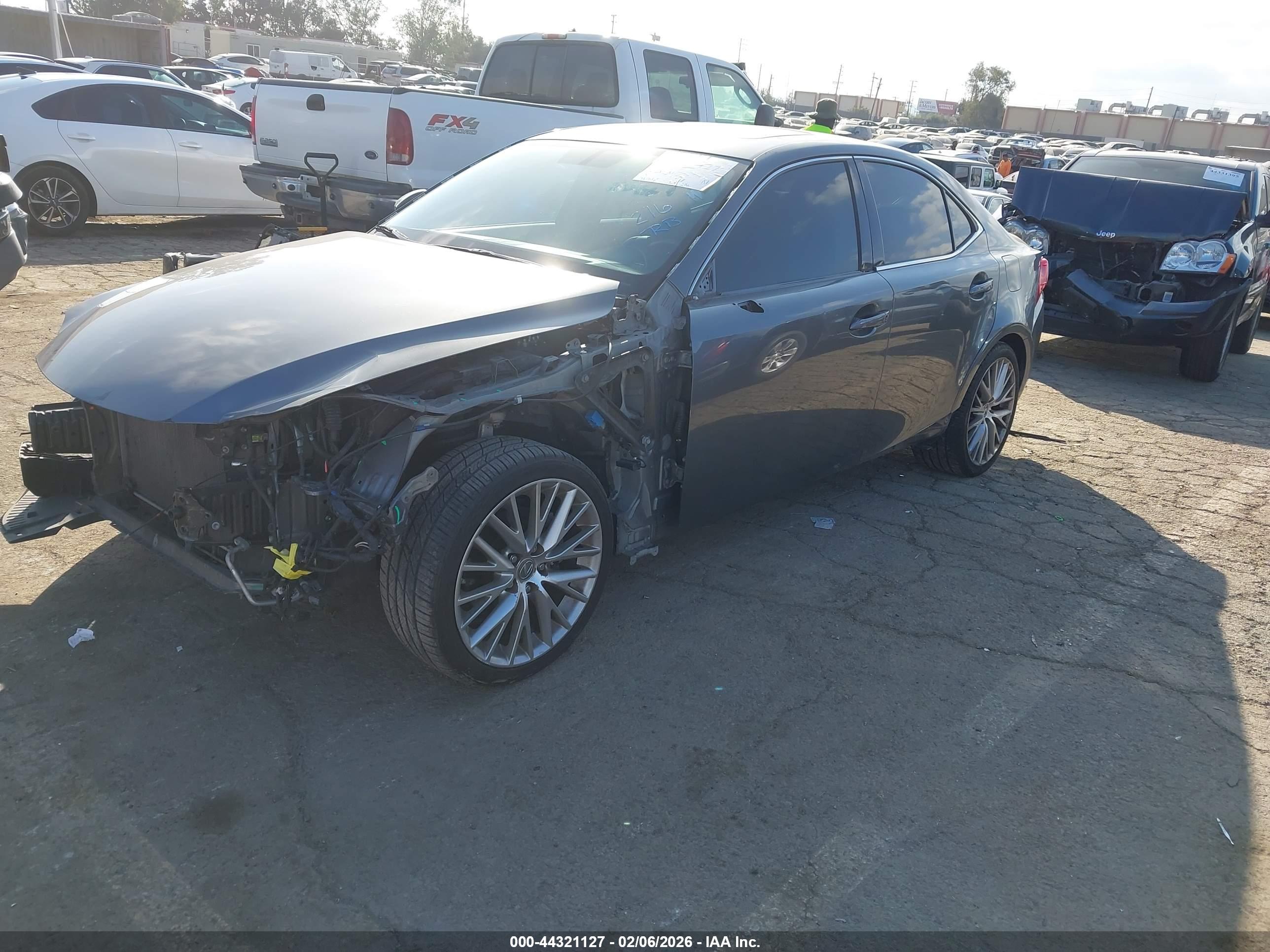 LEXUS IS image 2