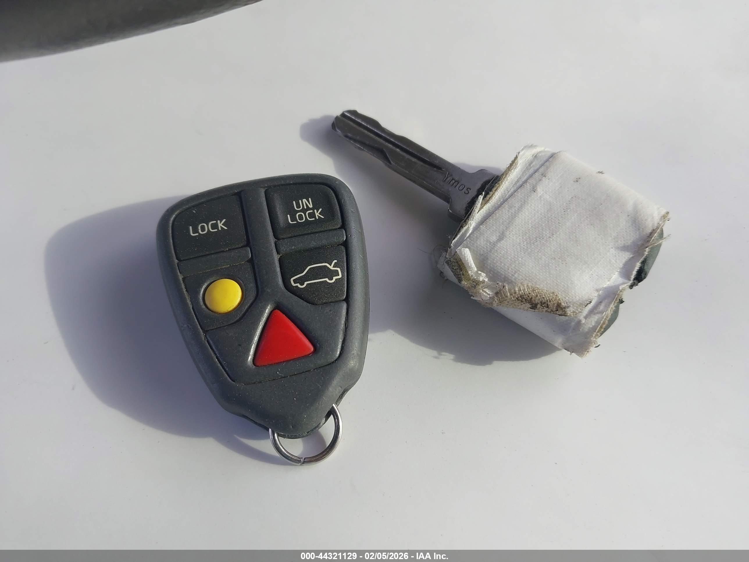 VOLVO S80 image 11