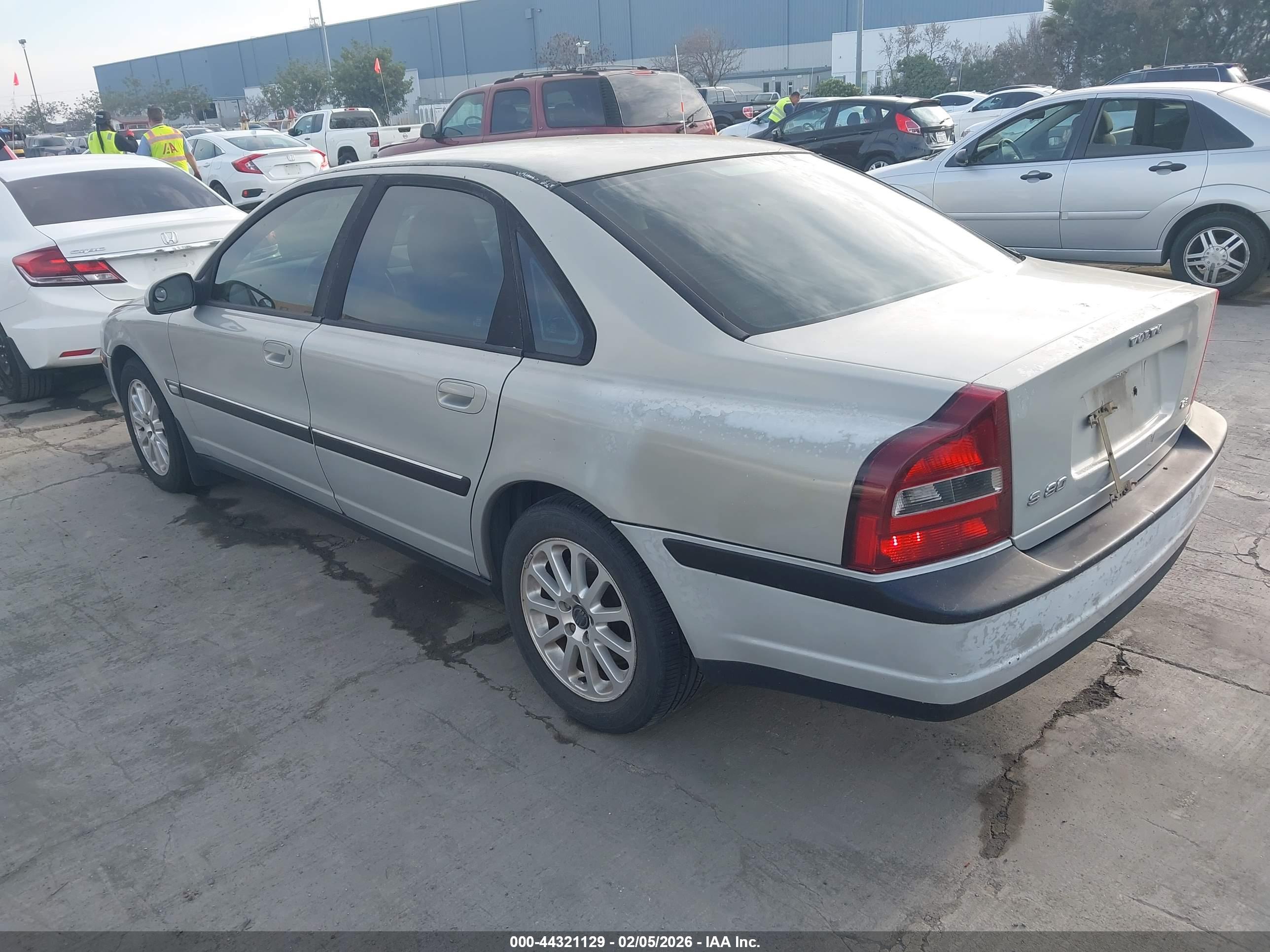 VOLVO S80 image 3