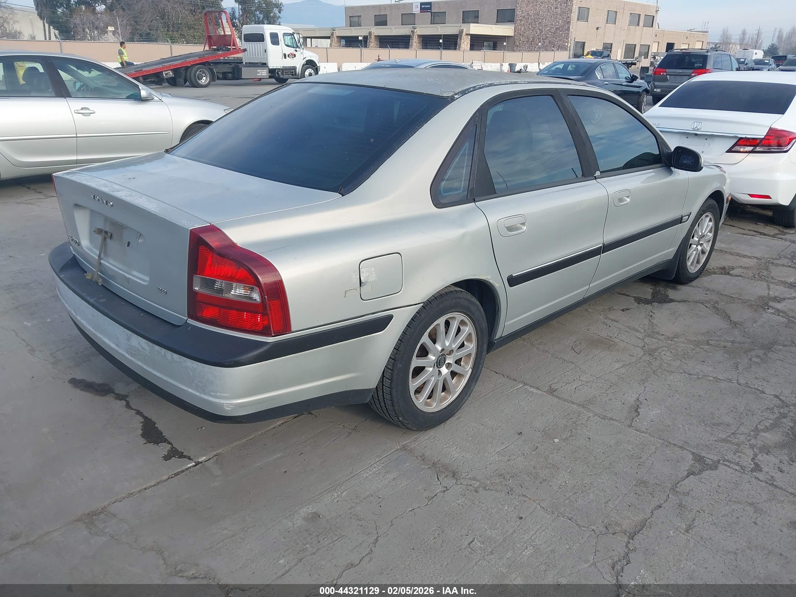 VOLVO S80 image 4