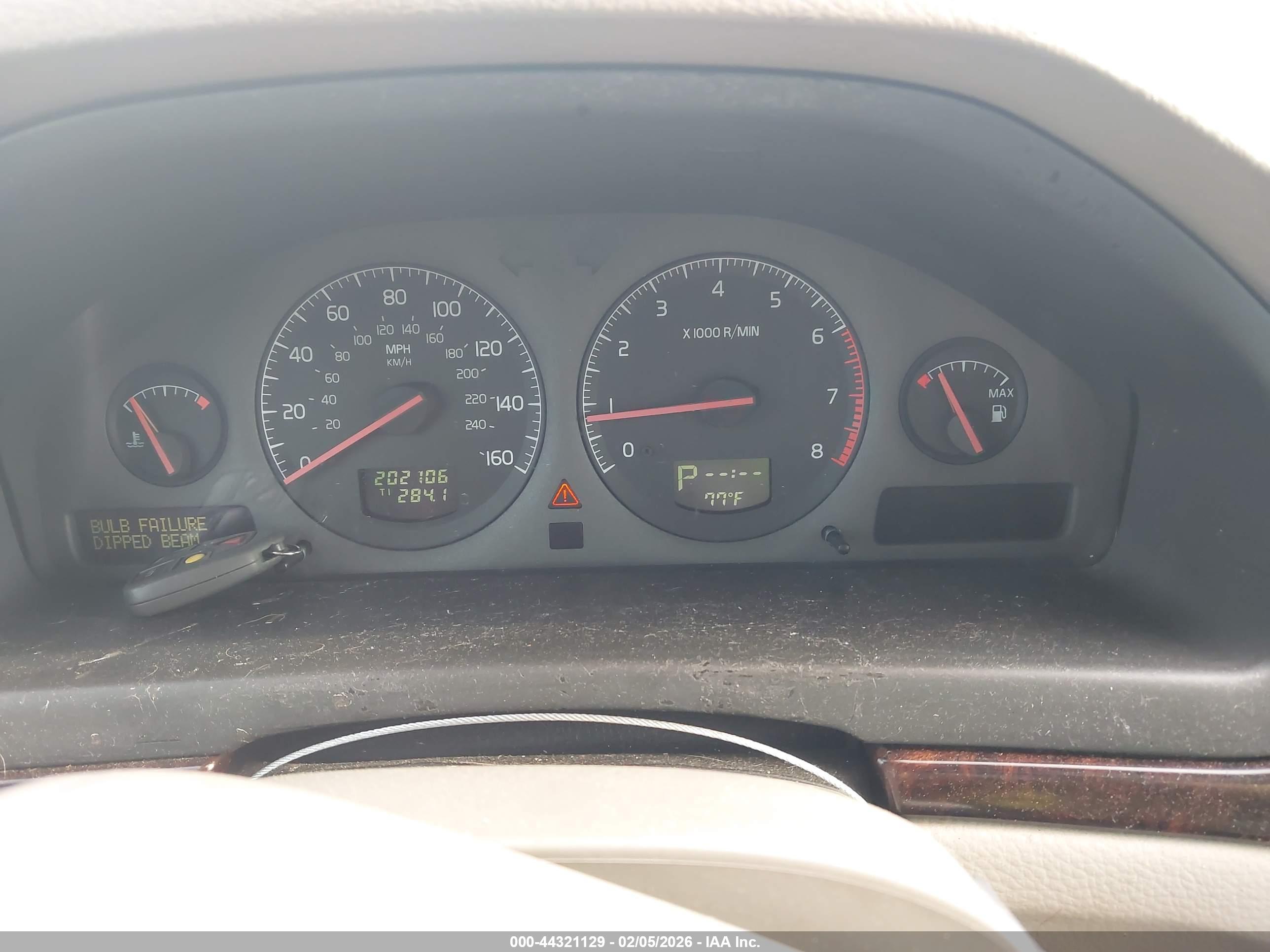 VOLVO S80 image 7