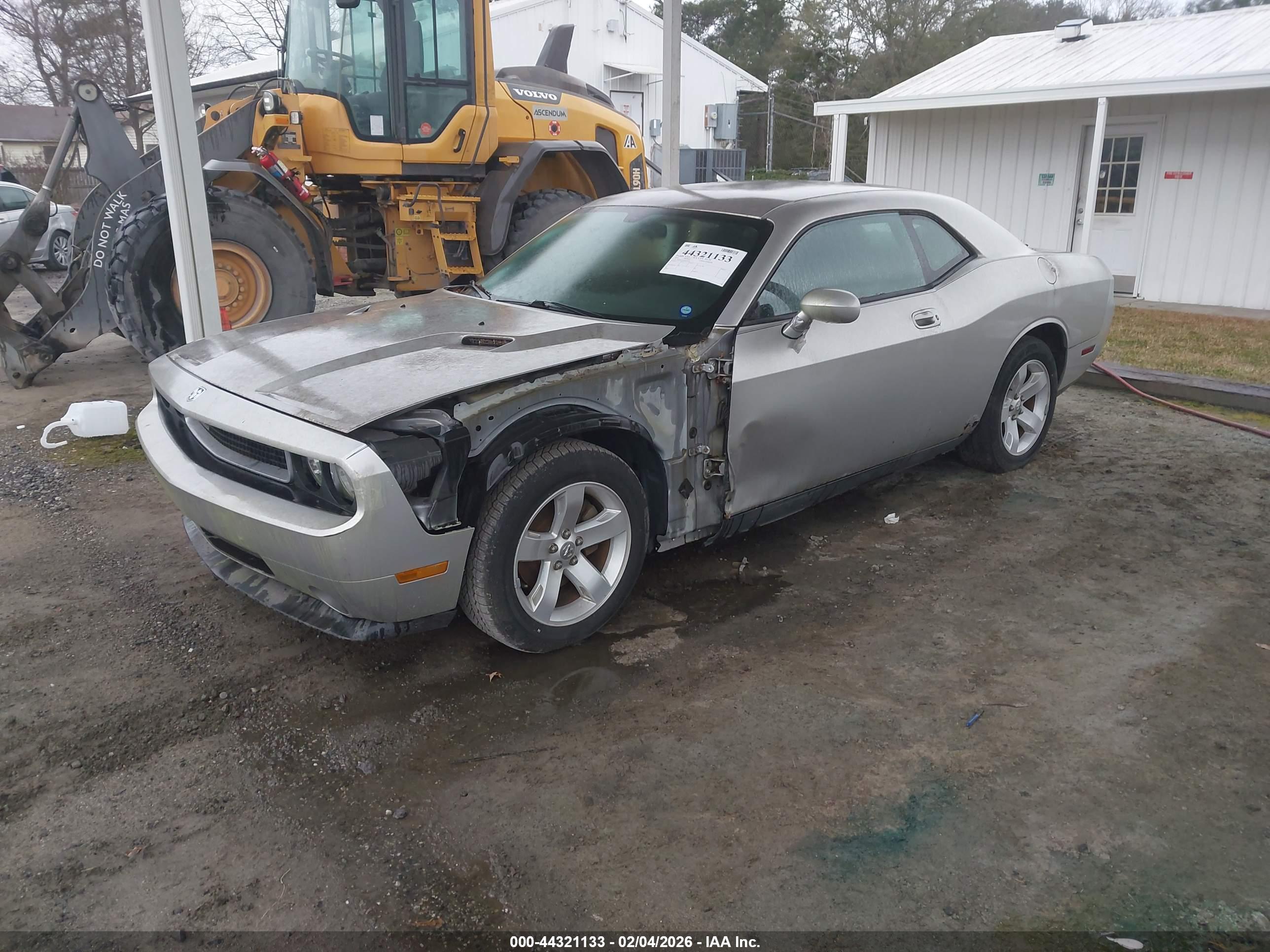 DODGE CHALLENGER image 2