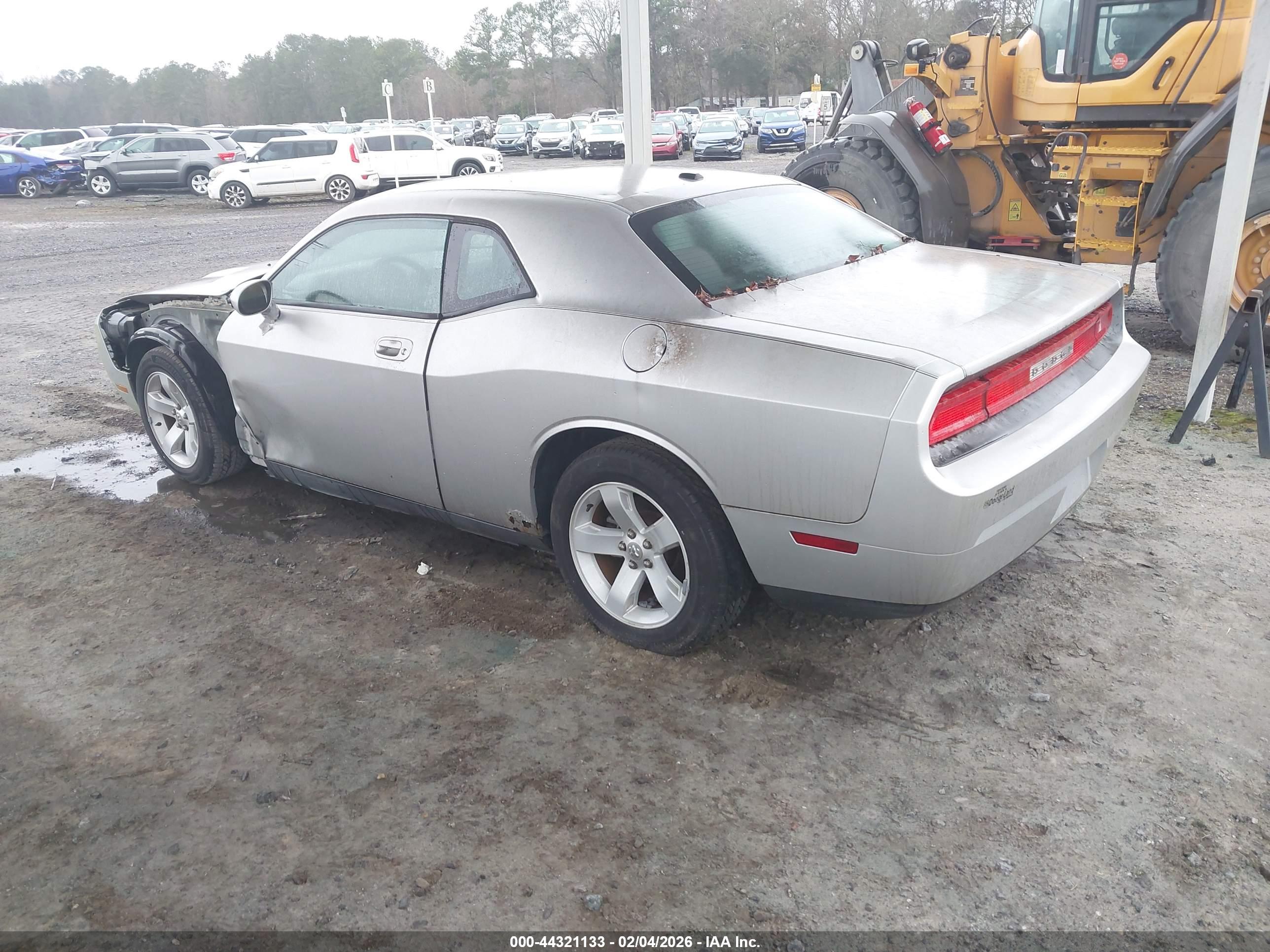 DODGE CHALLENGER image 3