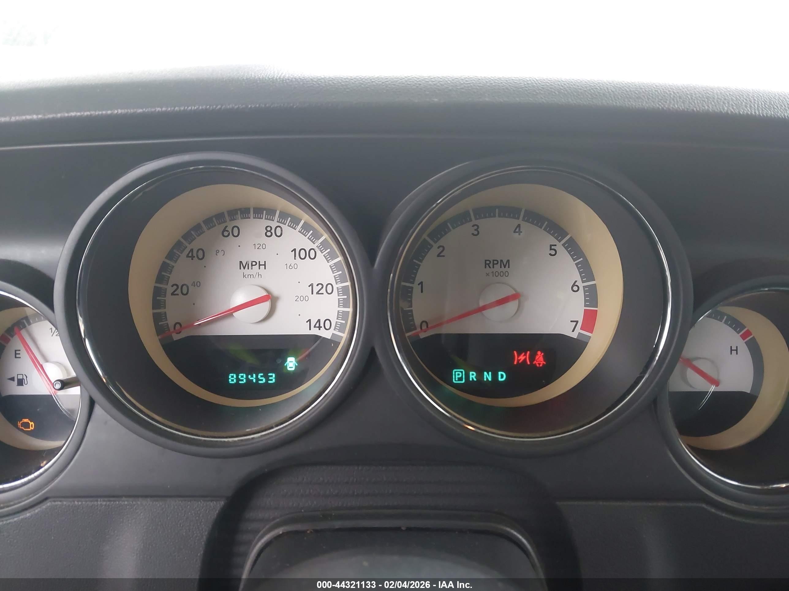 DODGE CHALLENGER image 7