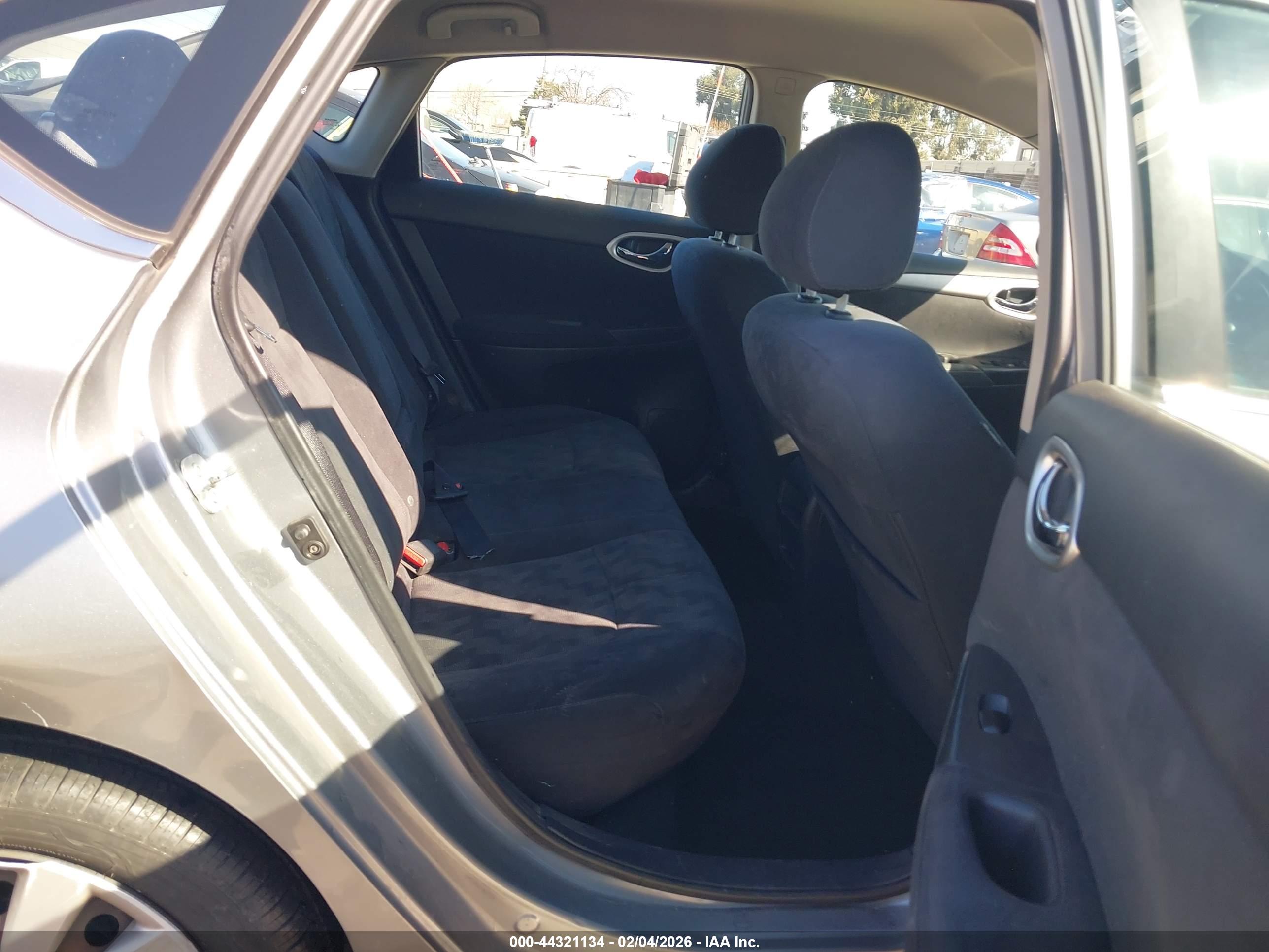 NISSAN SENTRA image 8