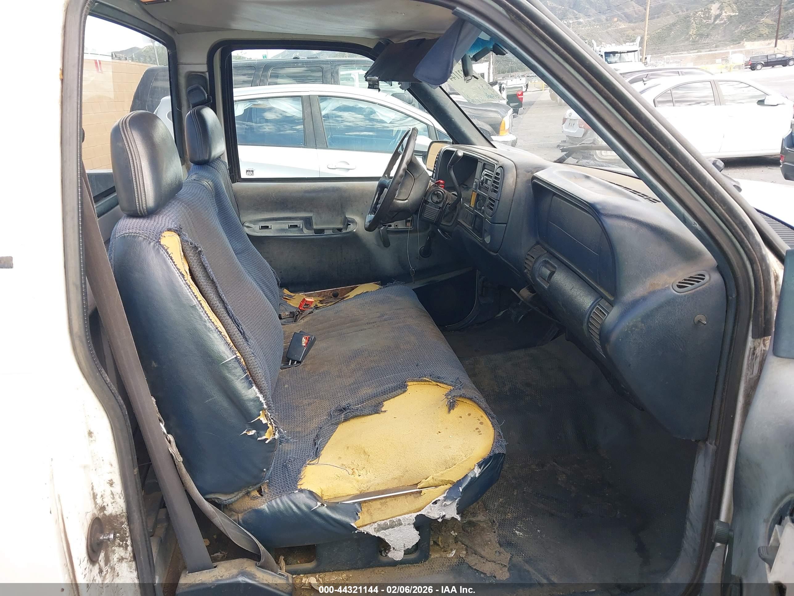 CHEVROLET C1500 image 5