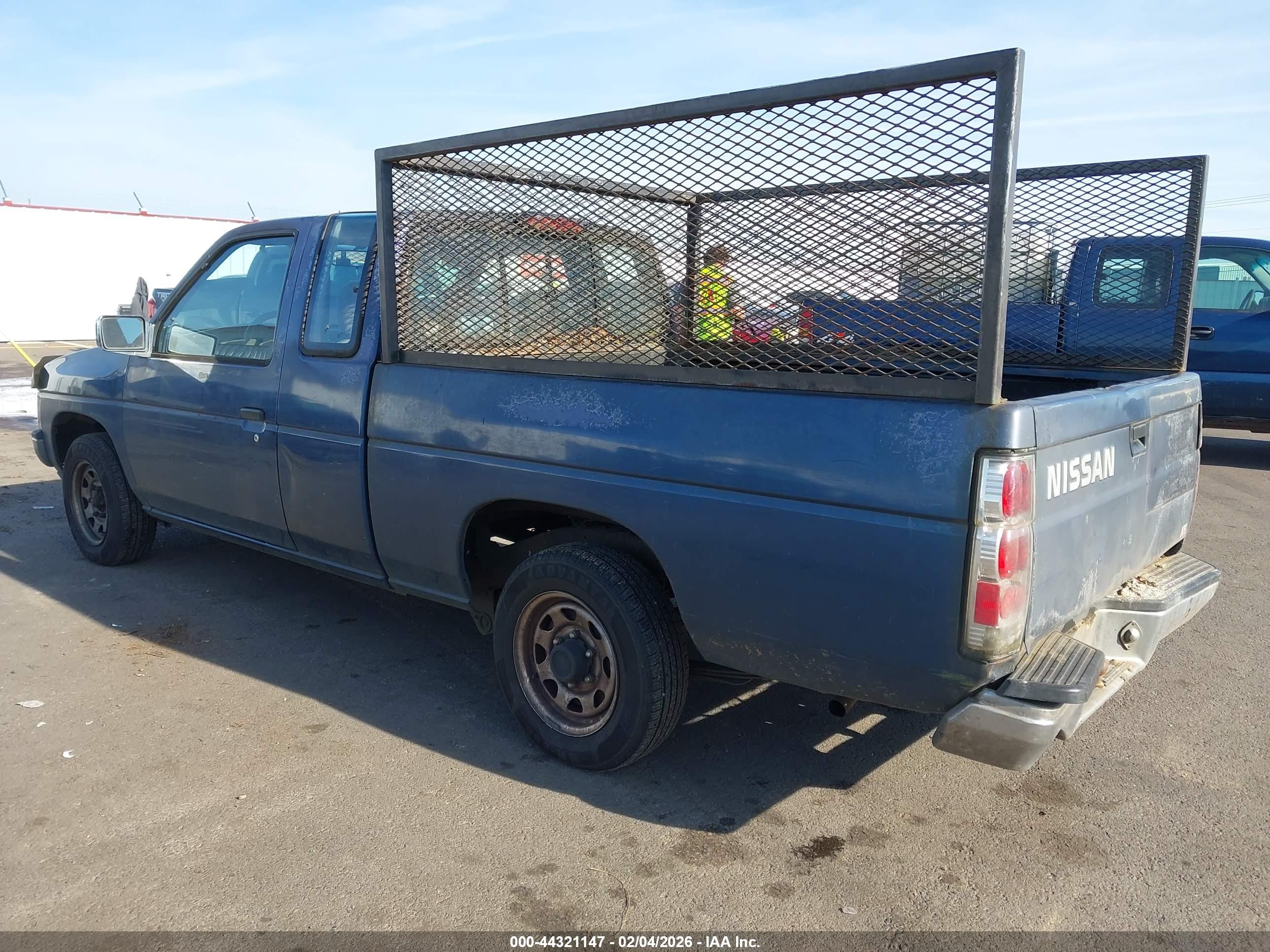 NISSAN TRUCK image 3