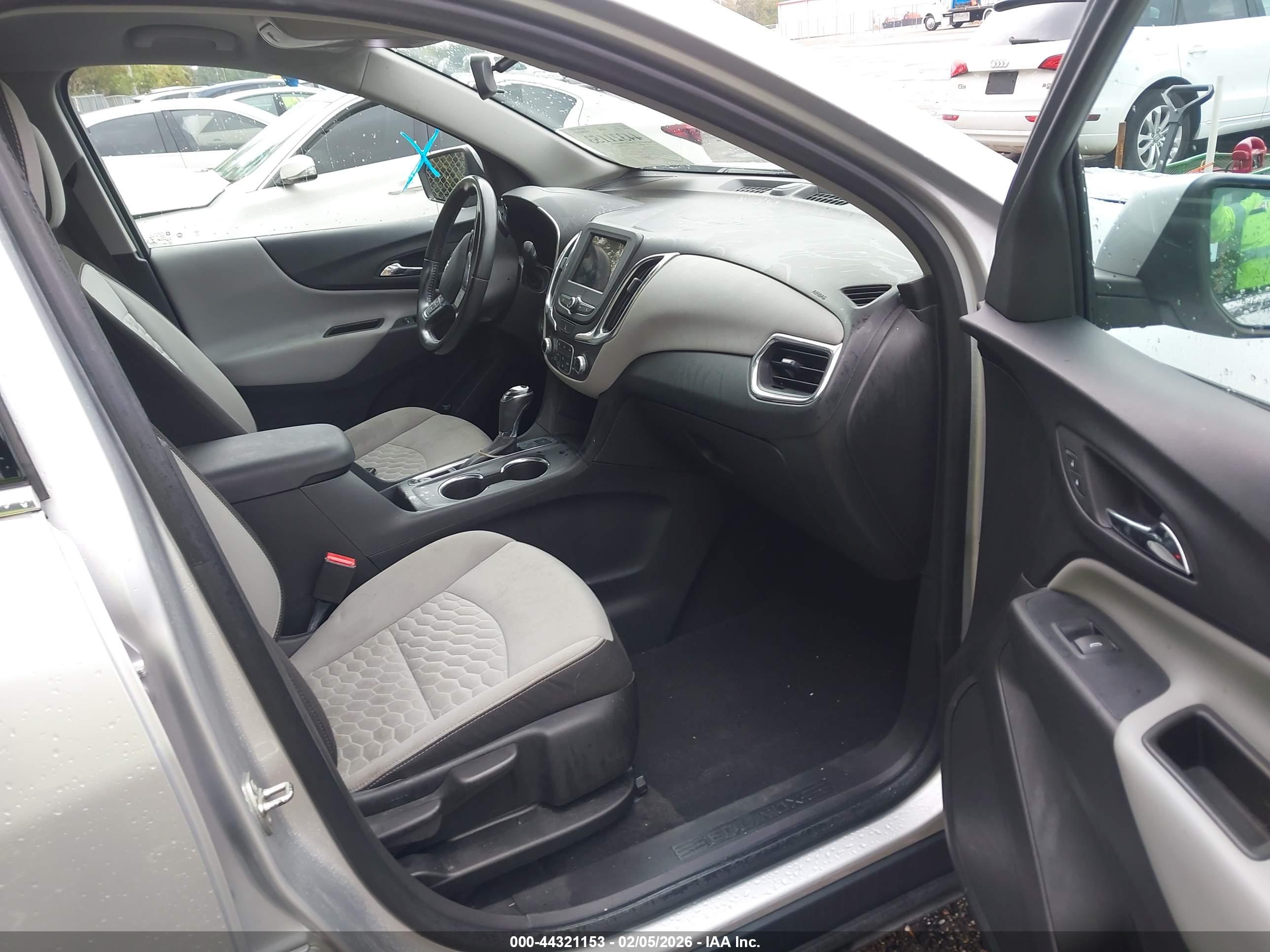 CHEVROLET EQUINOX image 5