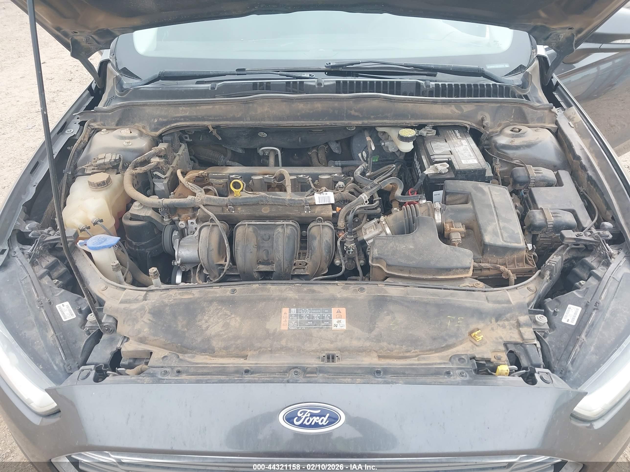 FORD FUSION image 10
