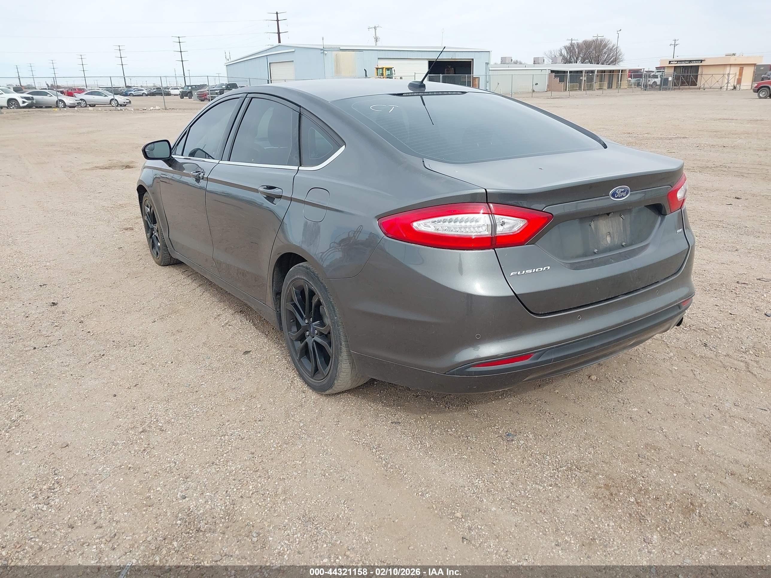 FORD FUSION image 3
