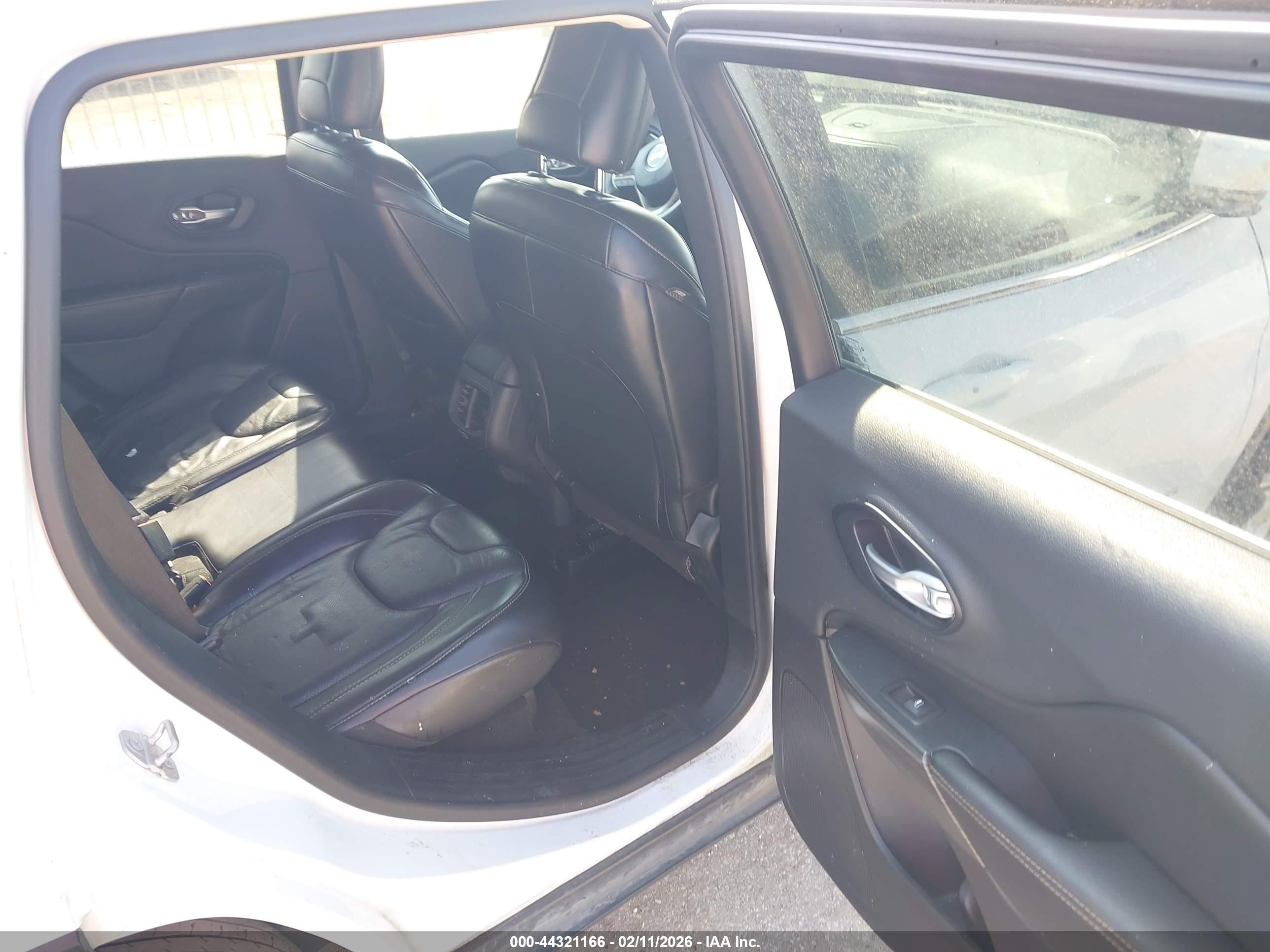 JEEP CHEROKEE image 8