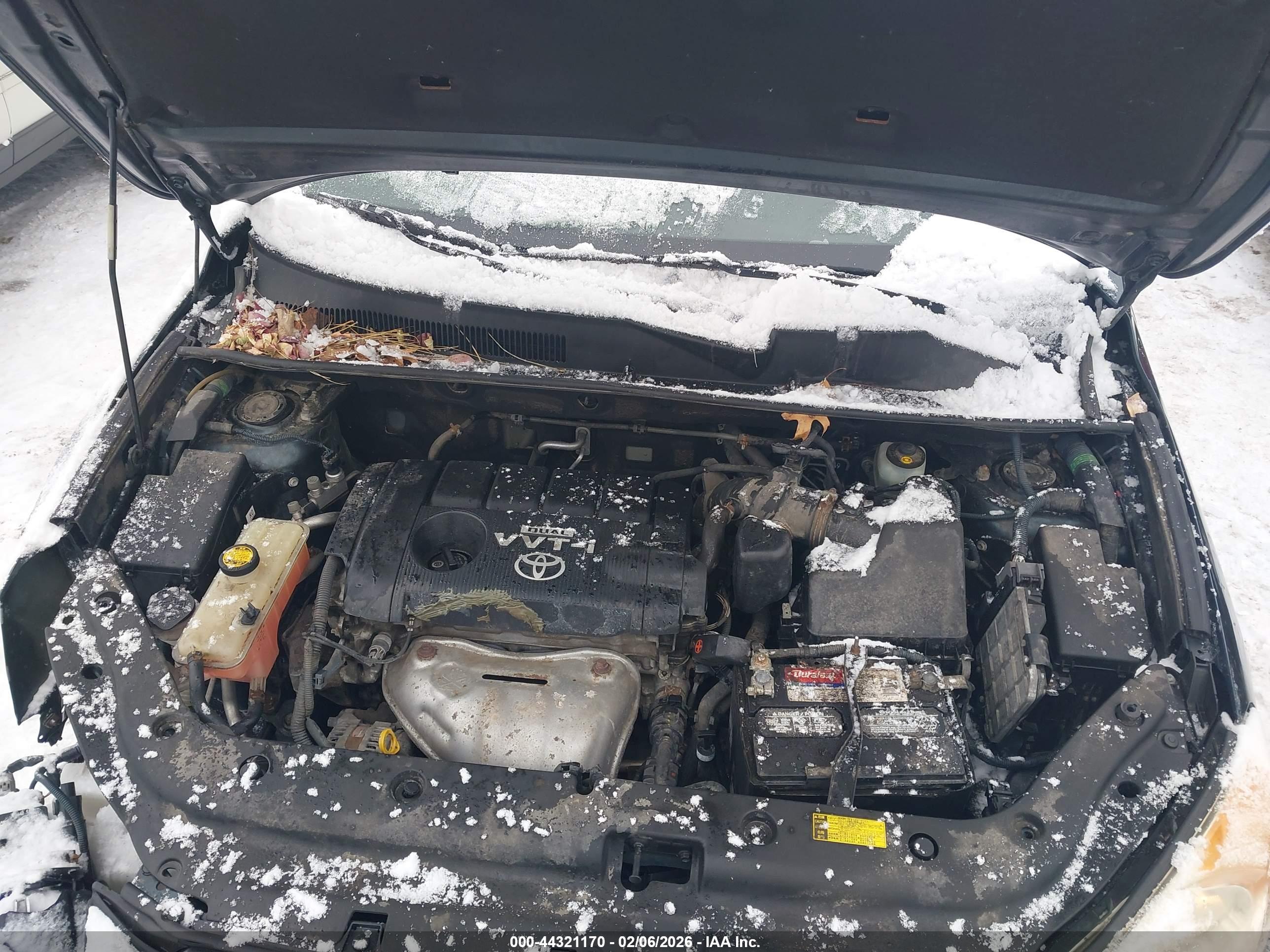 TOYOTA RAV4 image 10