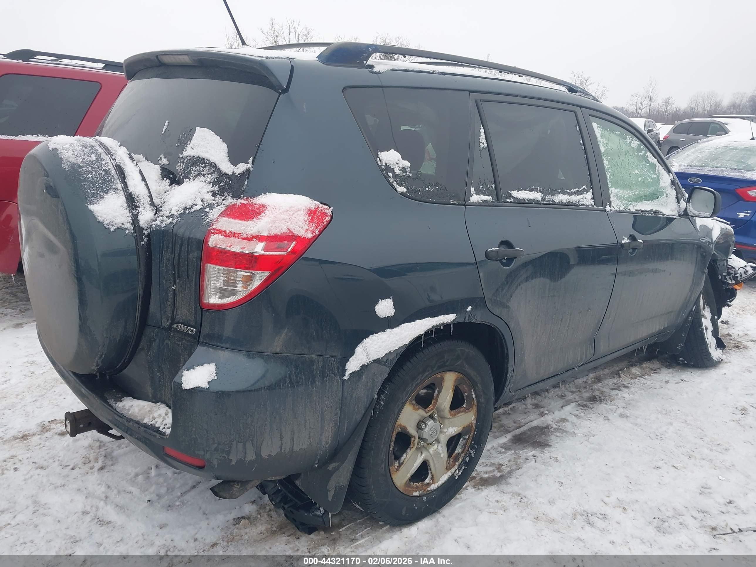 TOYOTA RAV4 image 4