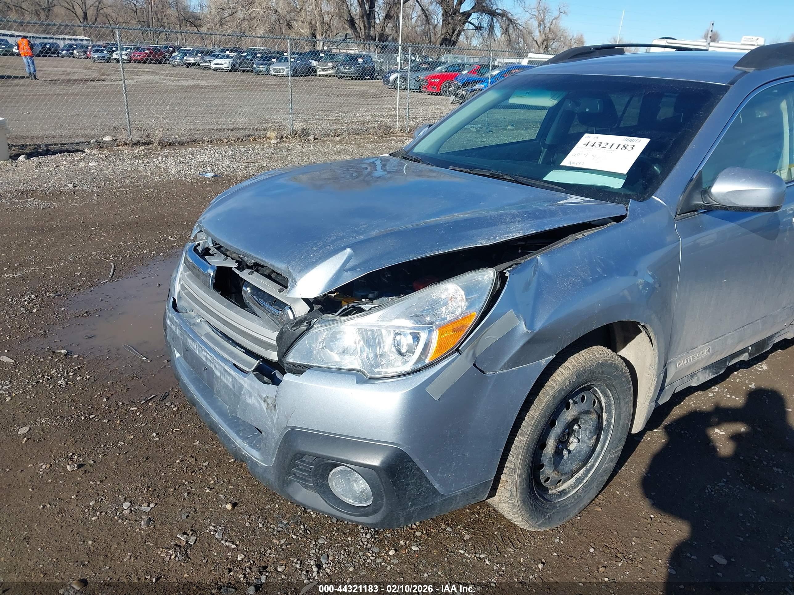 SUBARU OUTBACK image 6
