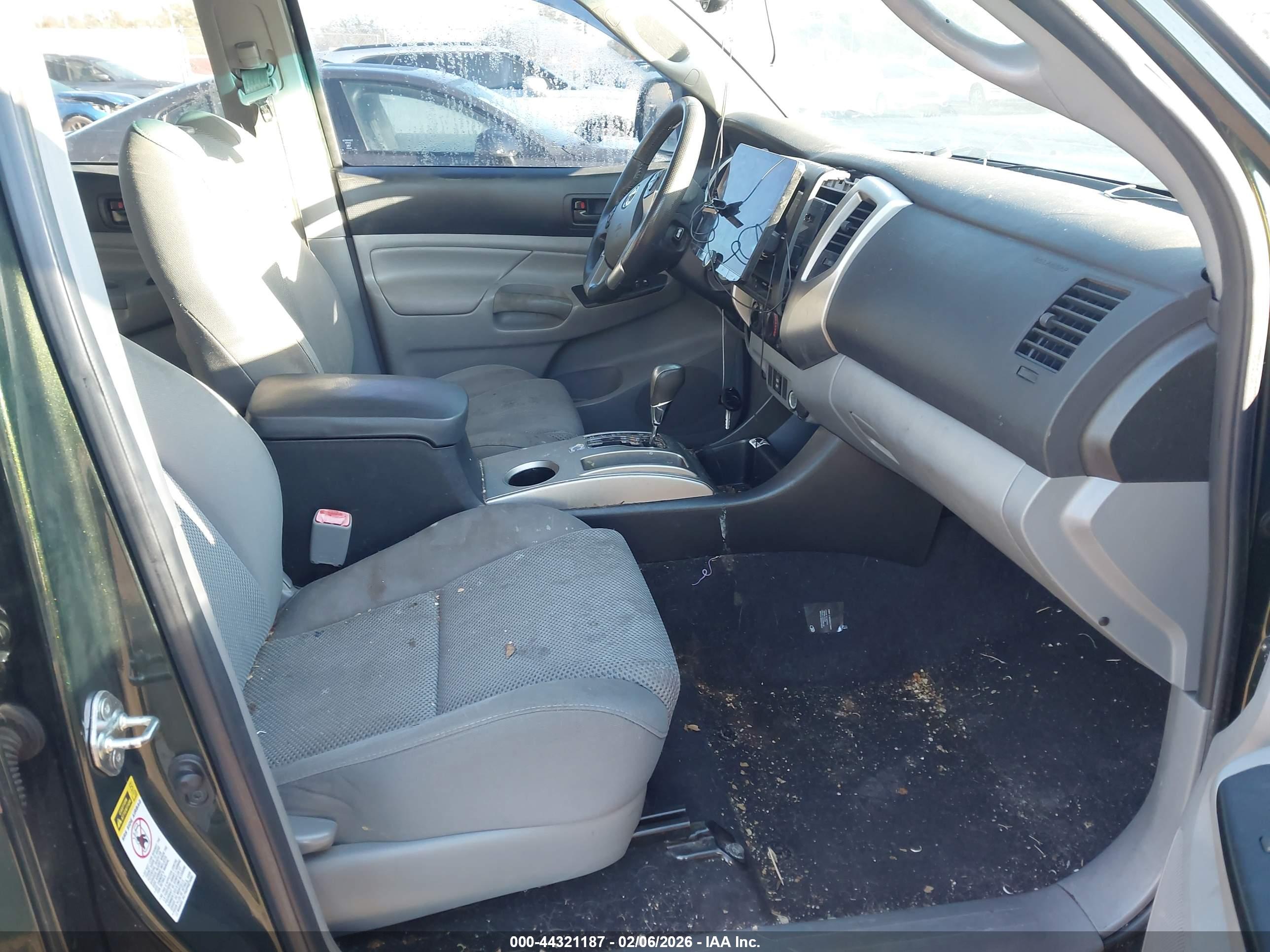 TOYOTA TACOMA image 5