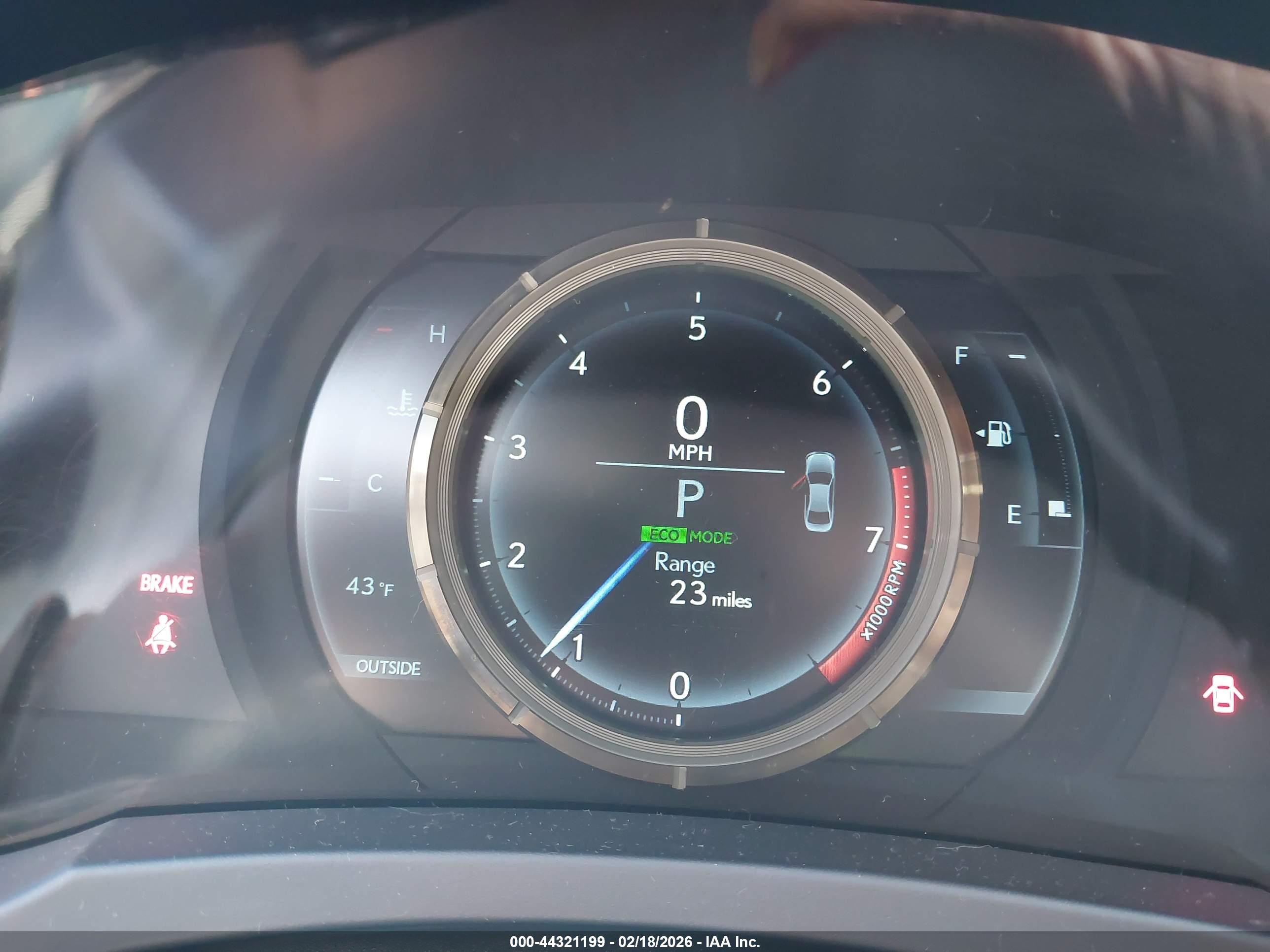 LEXUS IS image 7
