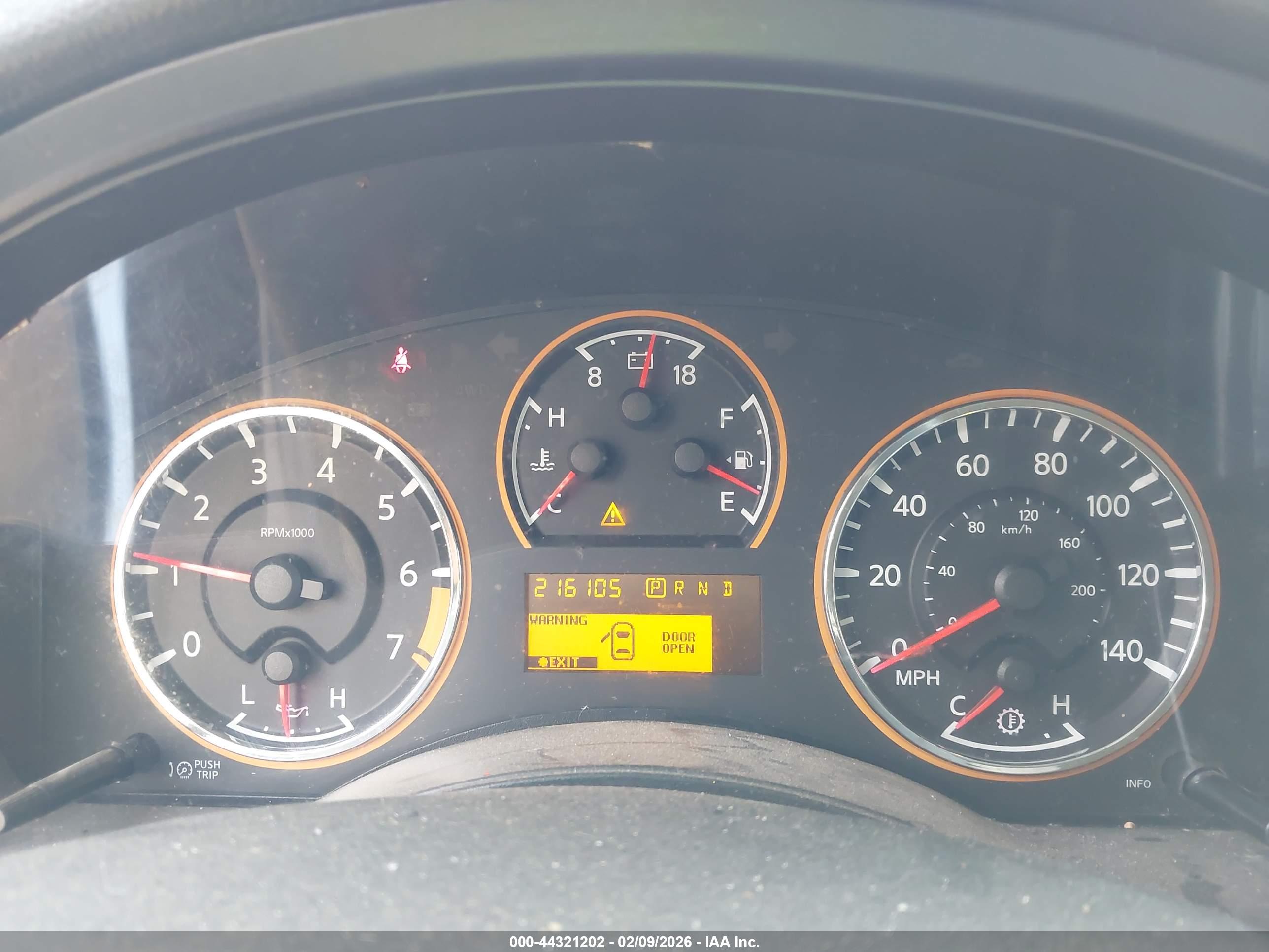 NISSAN ARMADA image 7