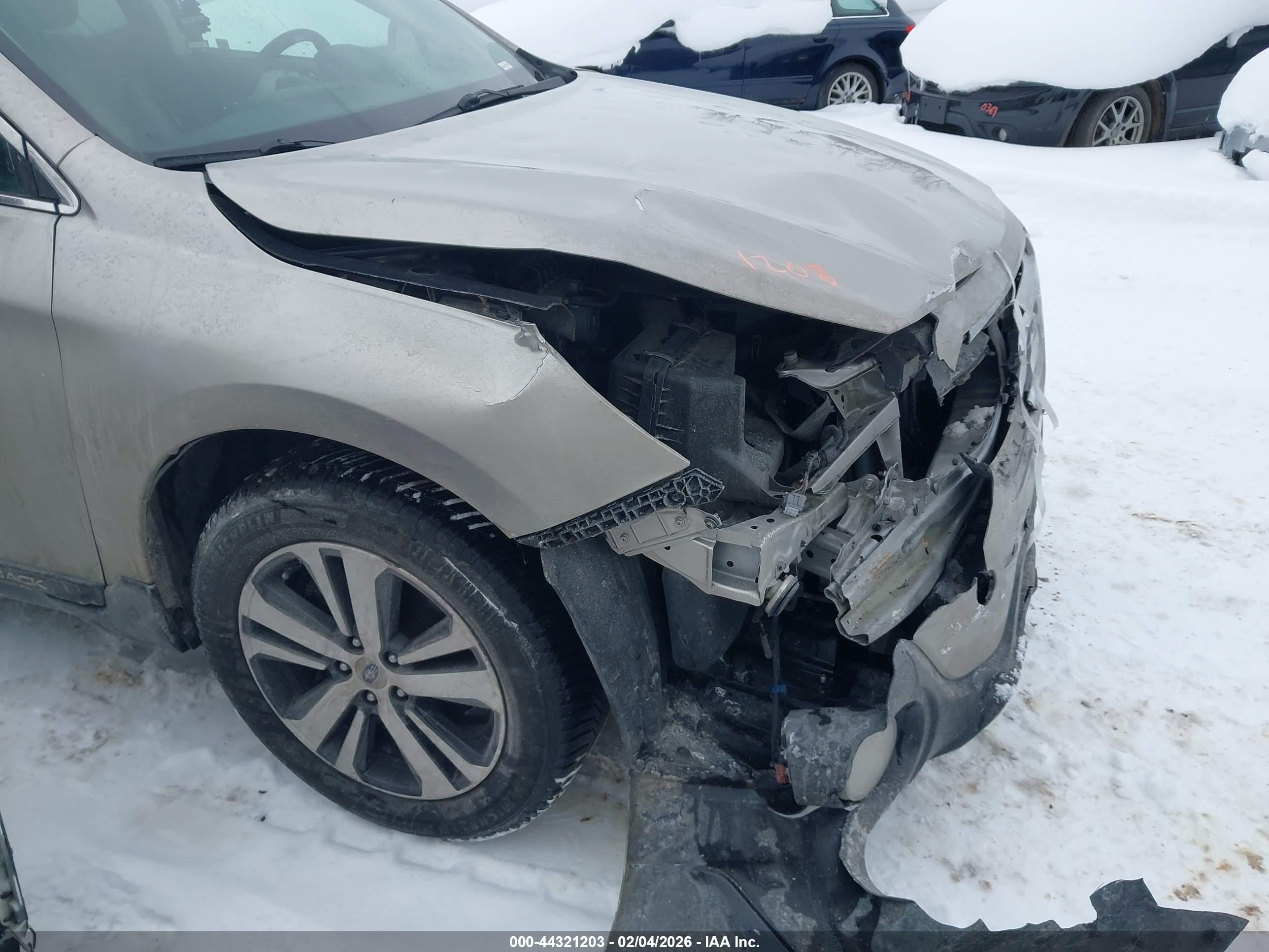 SUBARU OUTBACK image 6