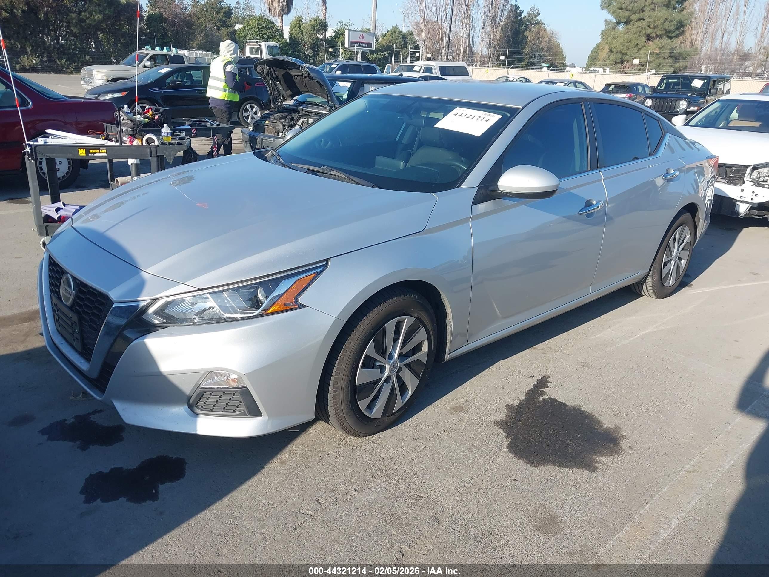 NISSAN ALTIMA image 2