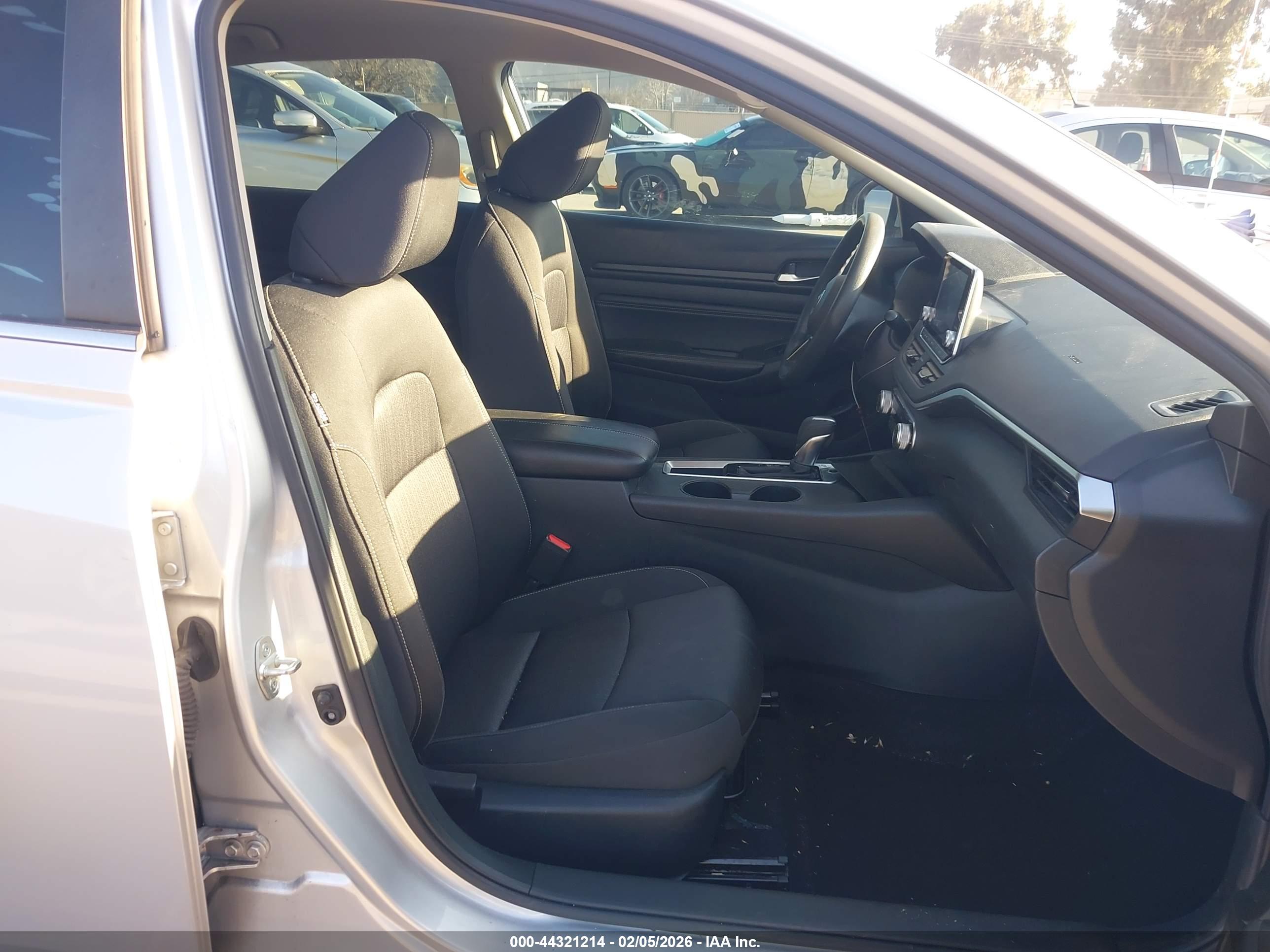 NISSAN ALTIMA image 5