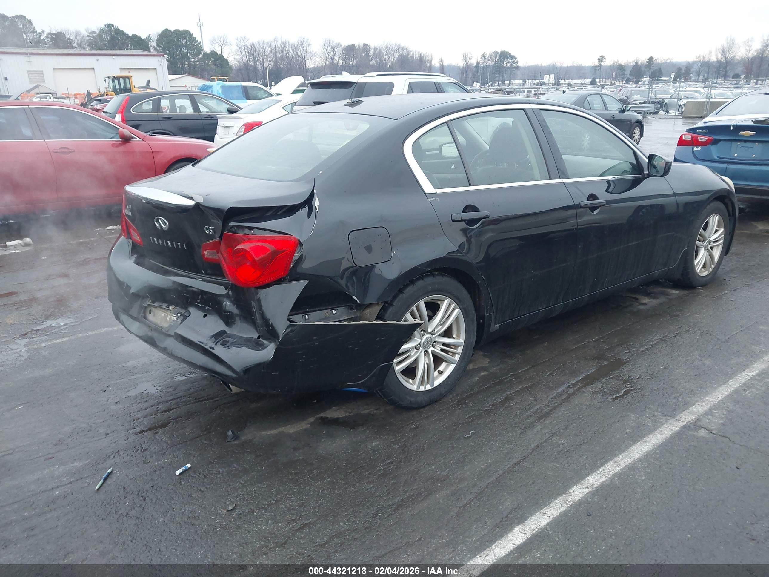 INFINITI G37 image 4