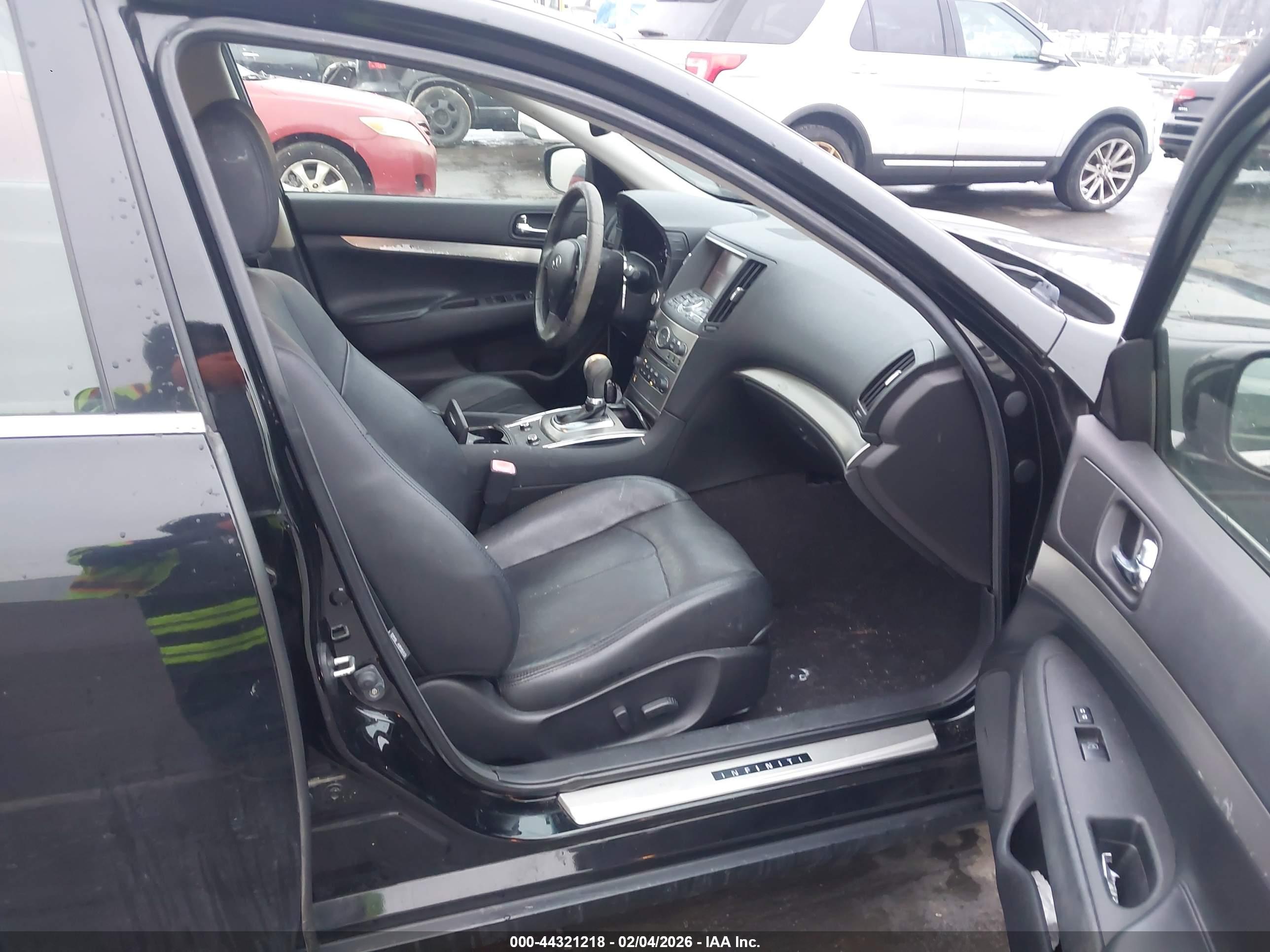 INFINITI G37 image 5