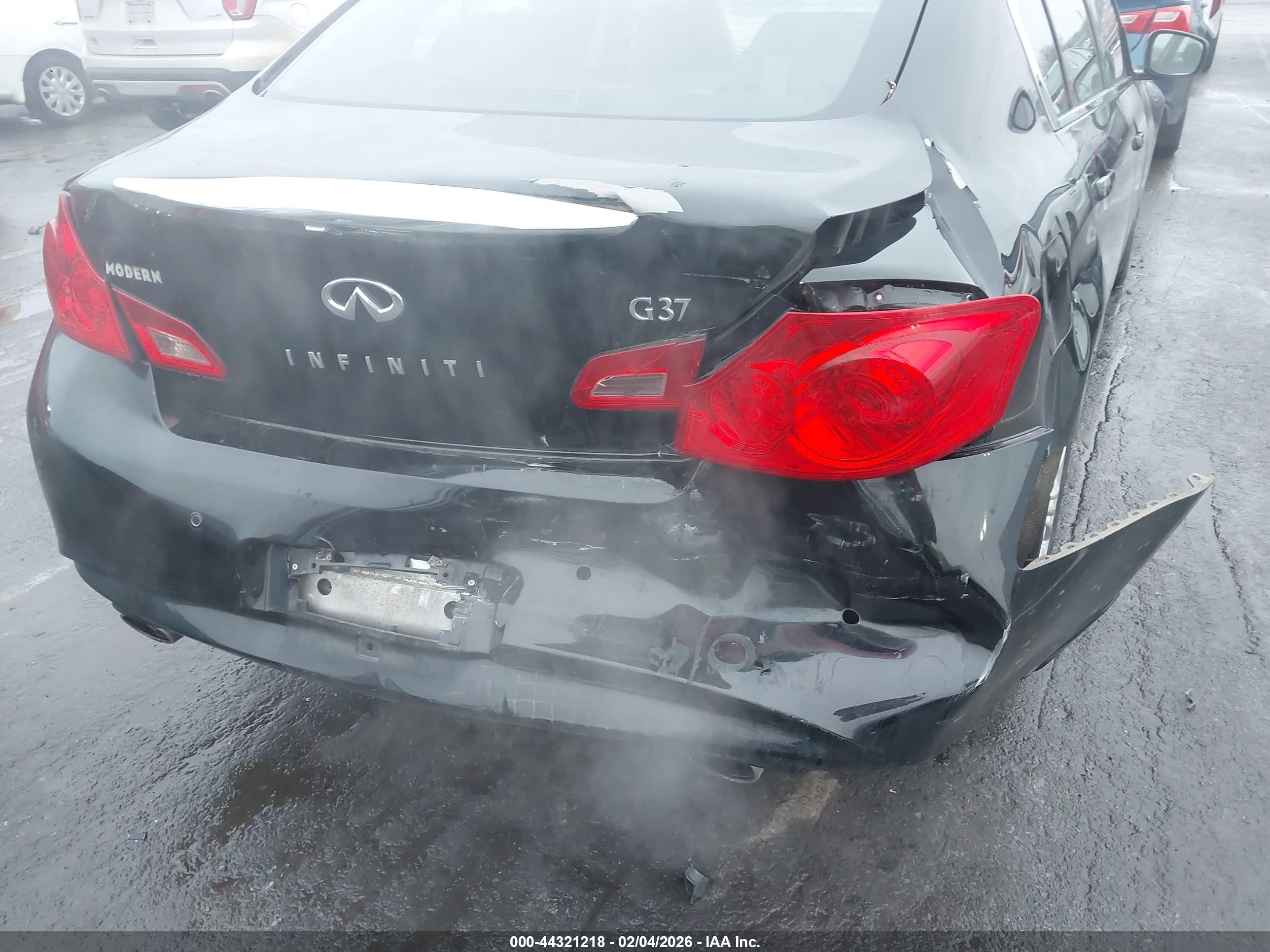 INFINITI G37 image 6