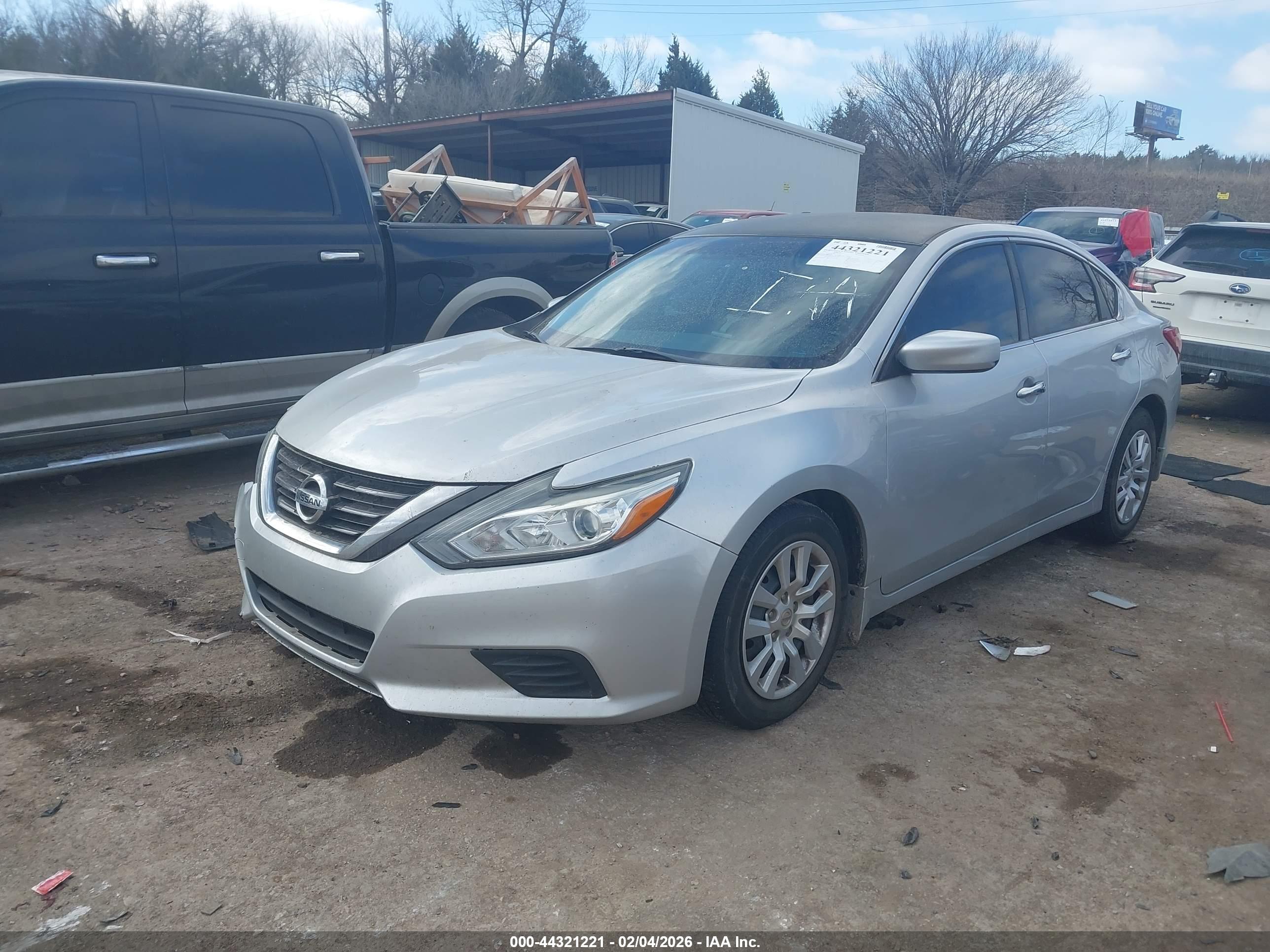 NISSAN ALTIMA image 2