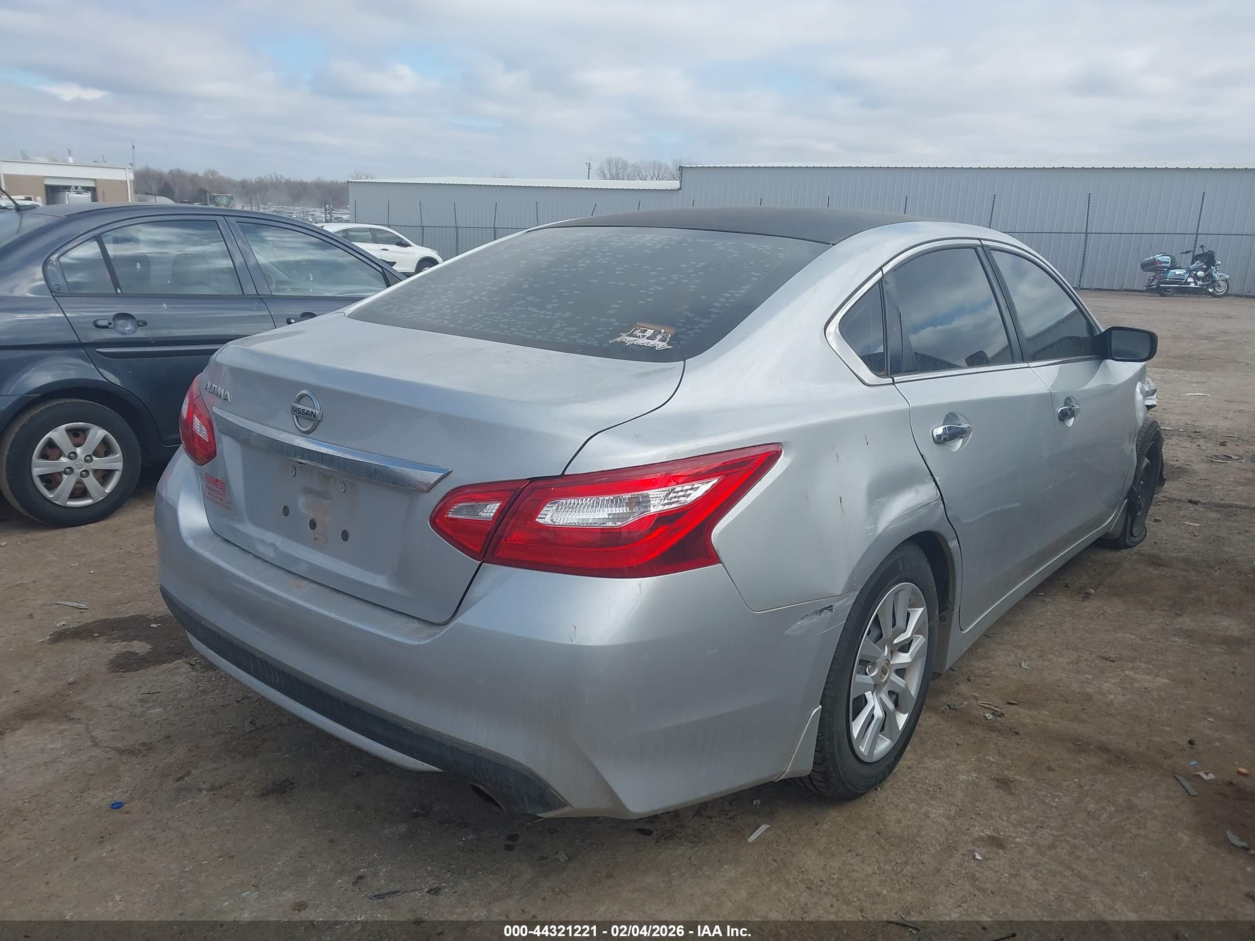 NISSAN ALTIMA image 4